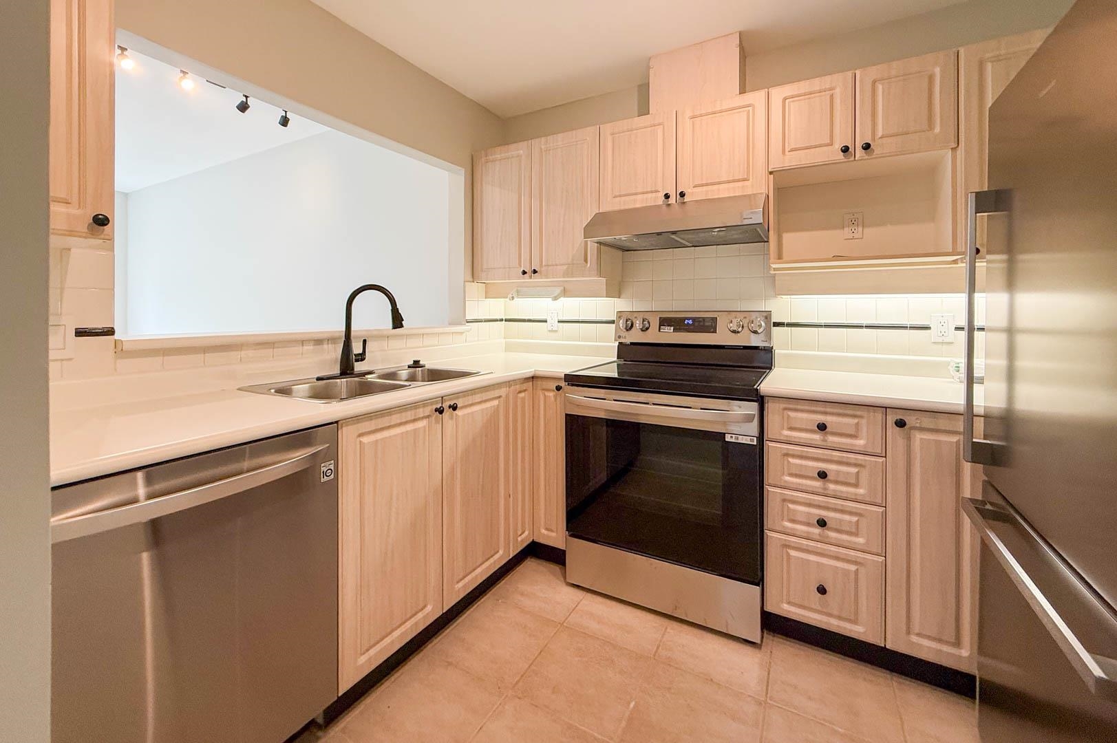 217 630 ROCHE POINT DRIVE, R3063889, BC,