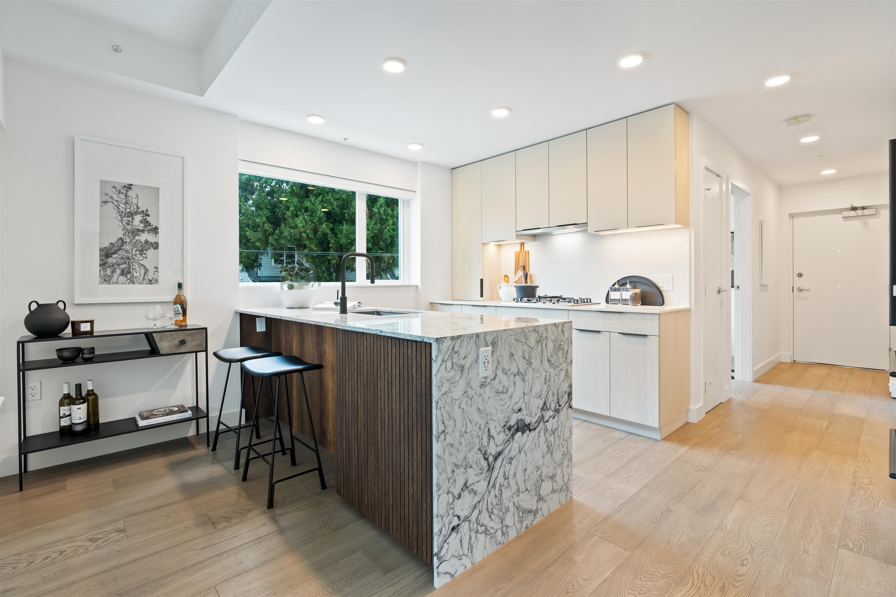 201 3590 39TH AVENUE, R3063932, BC,