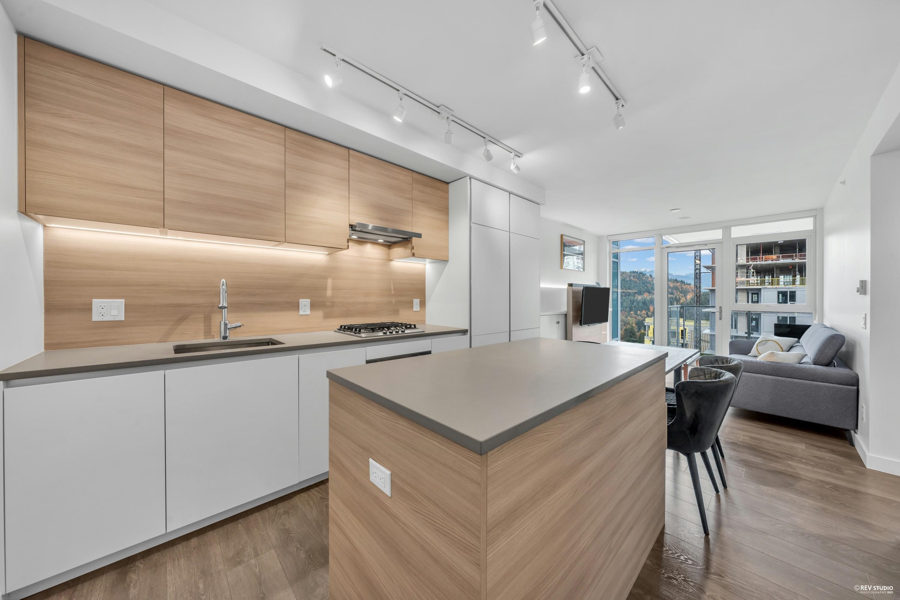 2508 652 WHITING WAY, Coquitlam BC V3J 0K3, R3063952, BC,