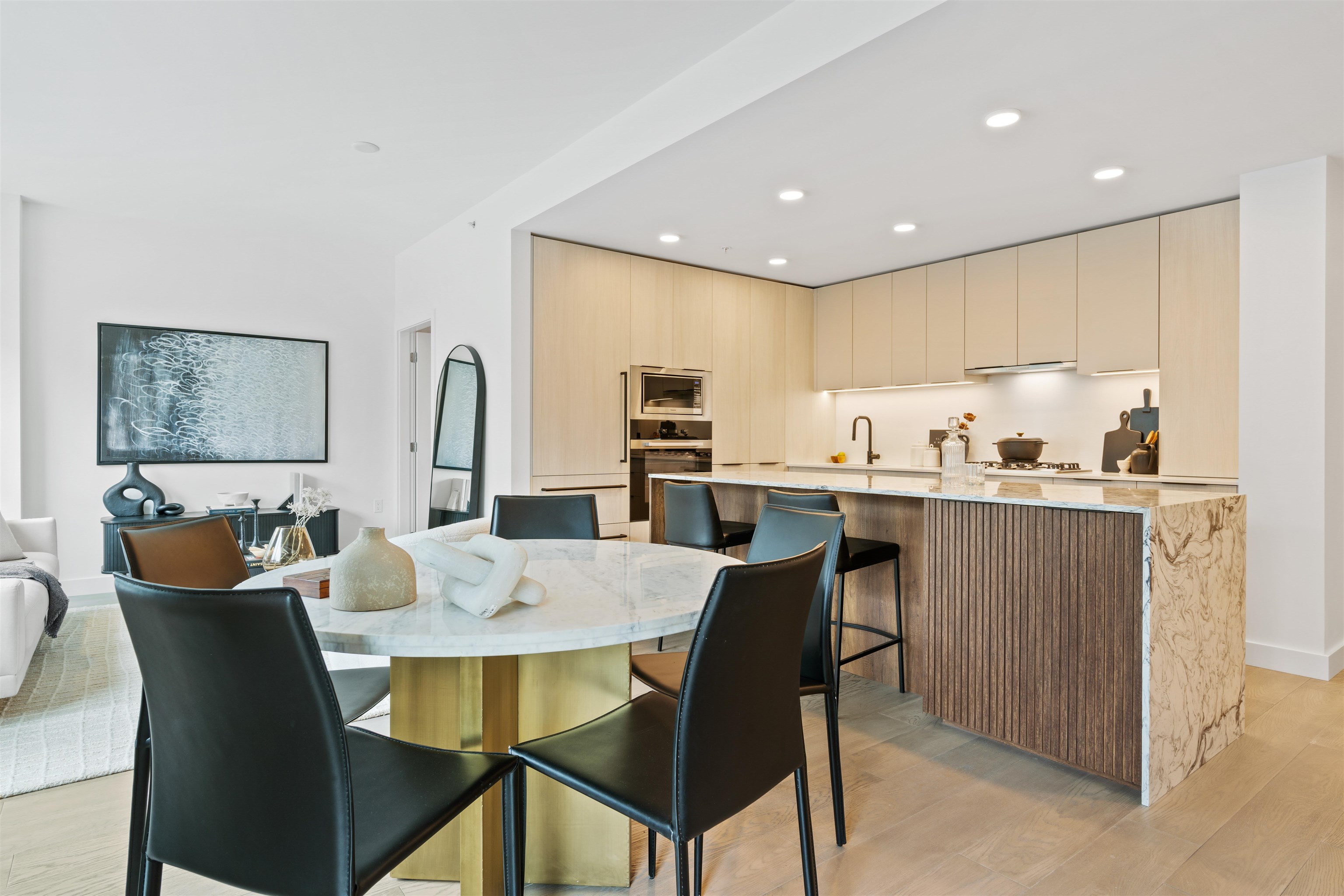 205 3590 39TH AVENUE, R3064000, BC,