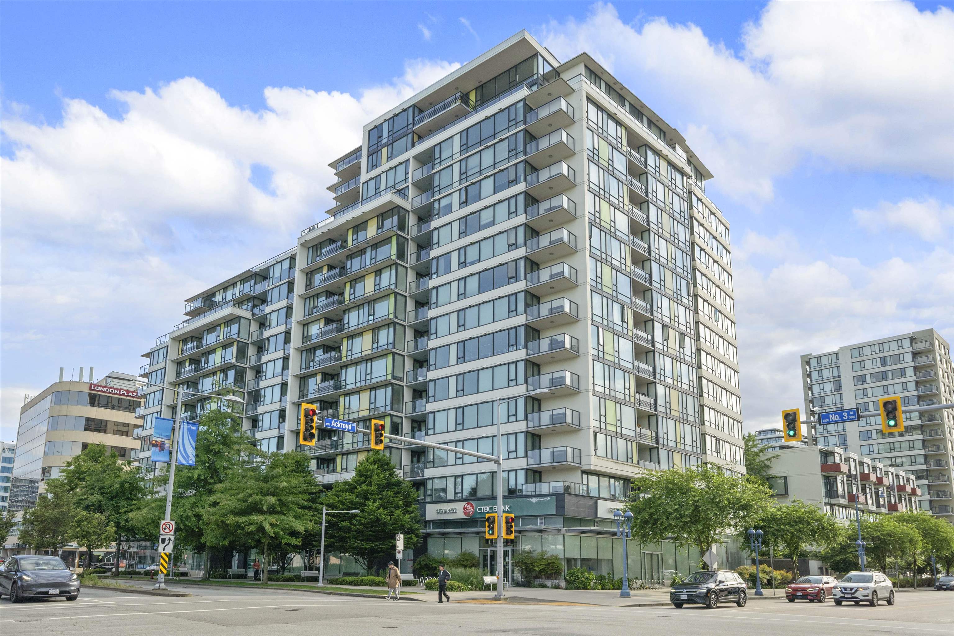 1011 7988 ACKROYD ROAD, R3064003, BC,