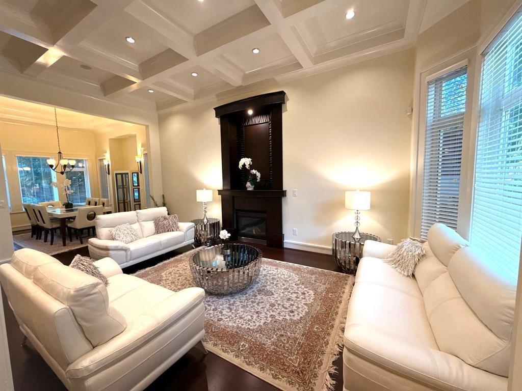 1017 CANYON BOULEVARD, North Vancouver BC V7R 2K3, R3064098, BC,