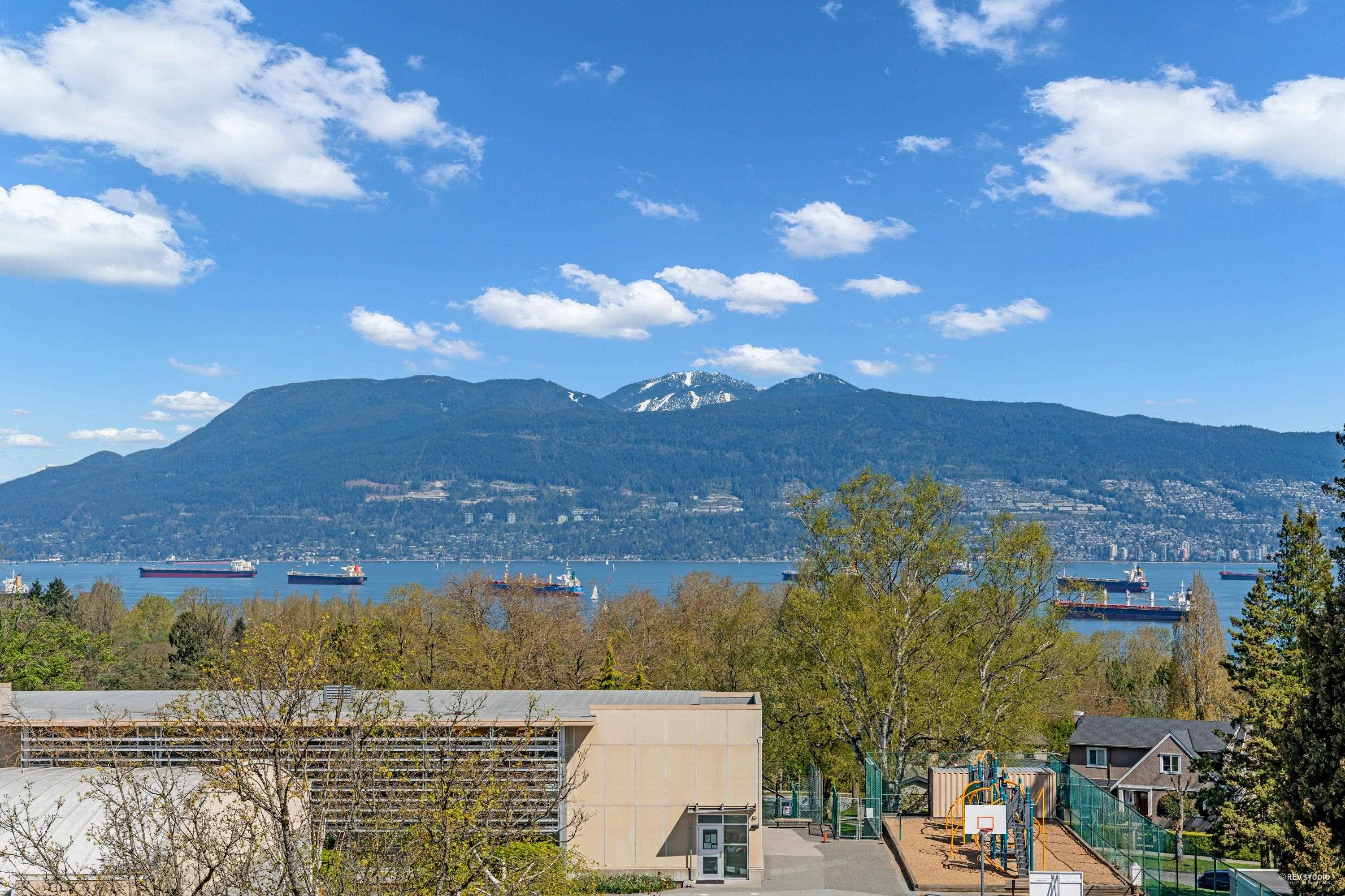 4060 W 10TH AVENUE, Vancouver BC V6R 2H1, R3064107, BC,