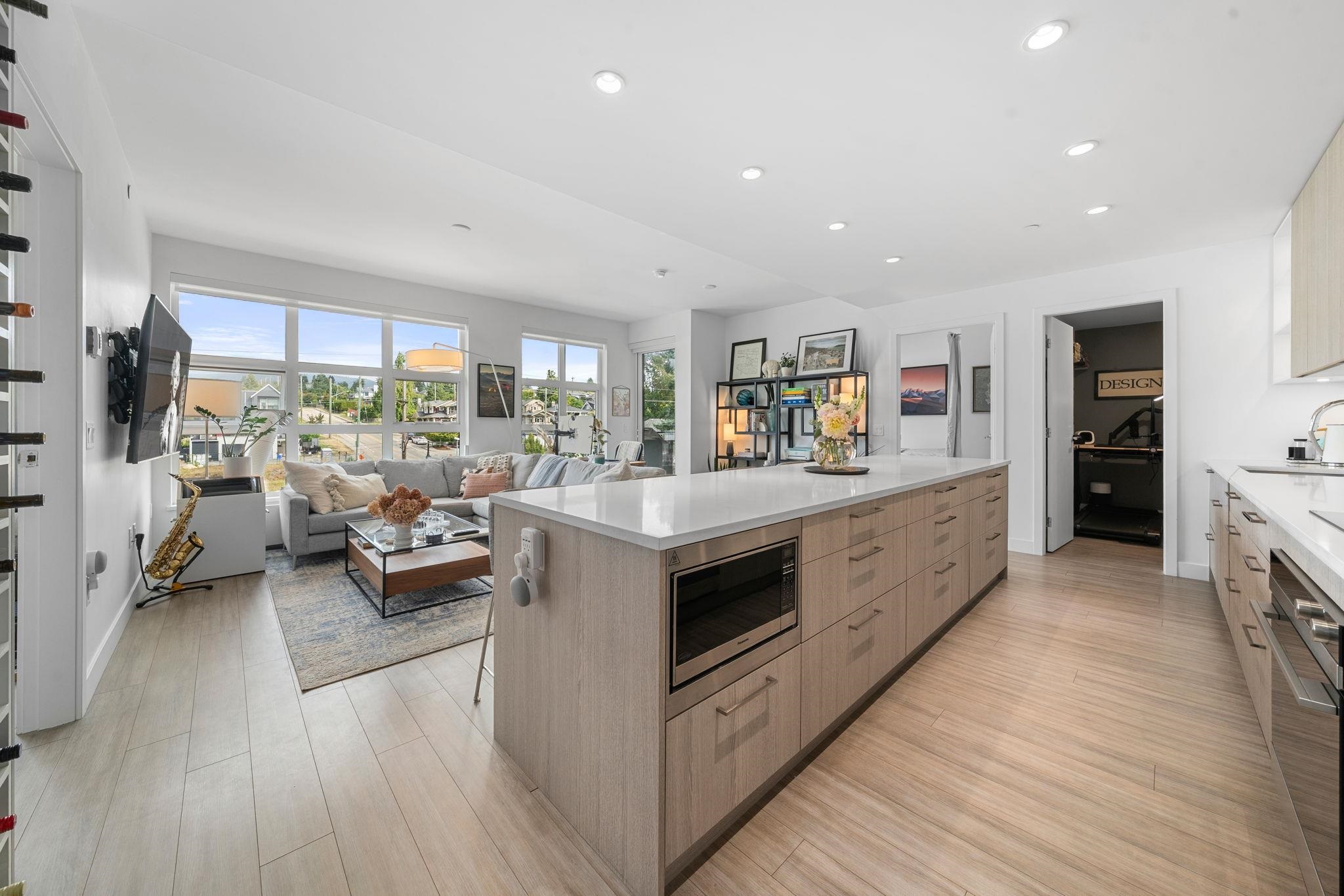 413 747 3RD STREET, R3064172, BC,