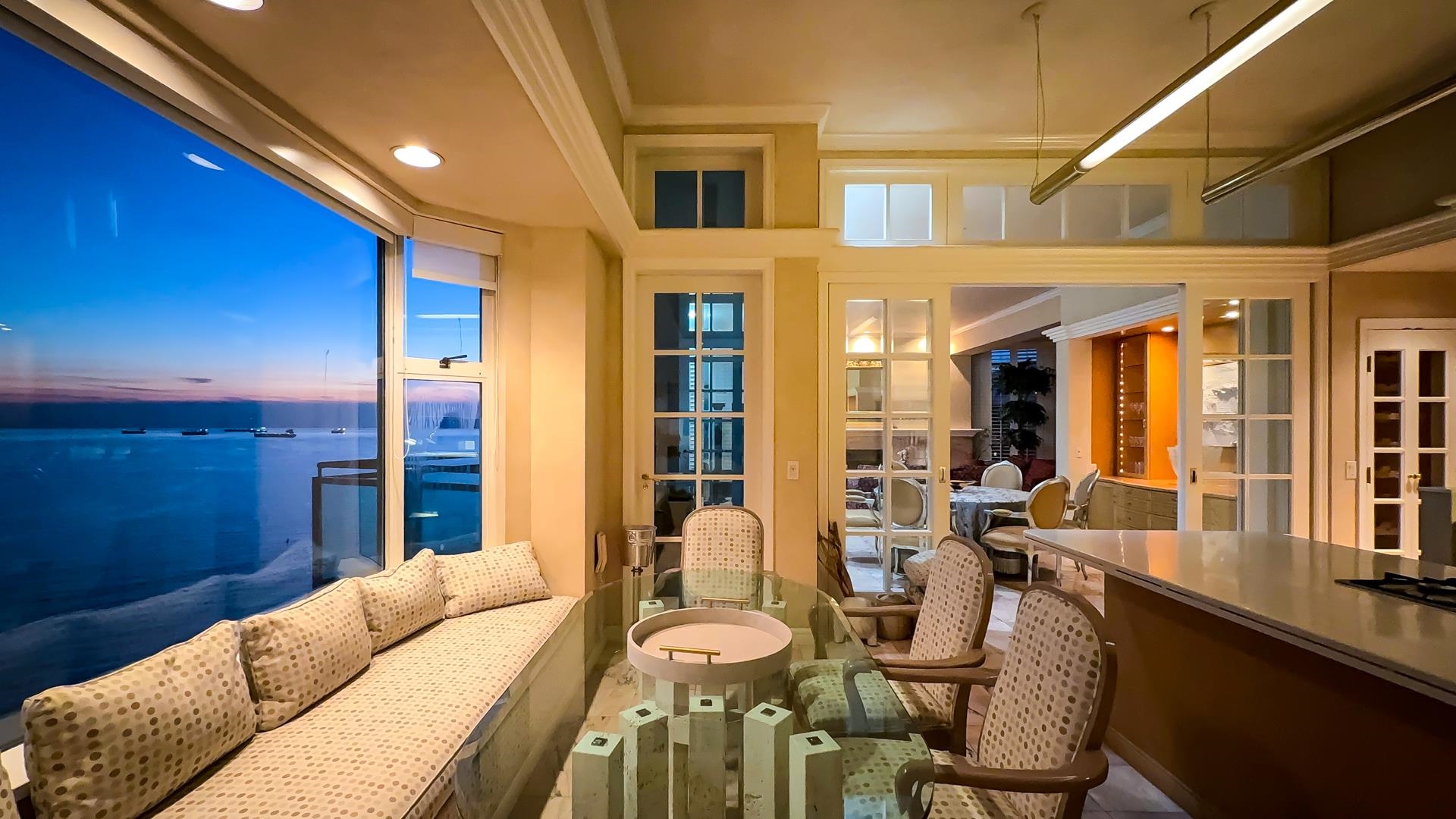 17 1861 BEACH AVENUE, R3064264, BC,