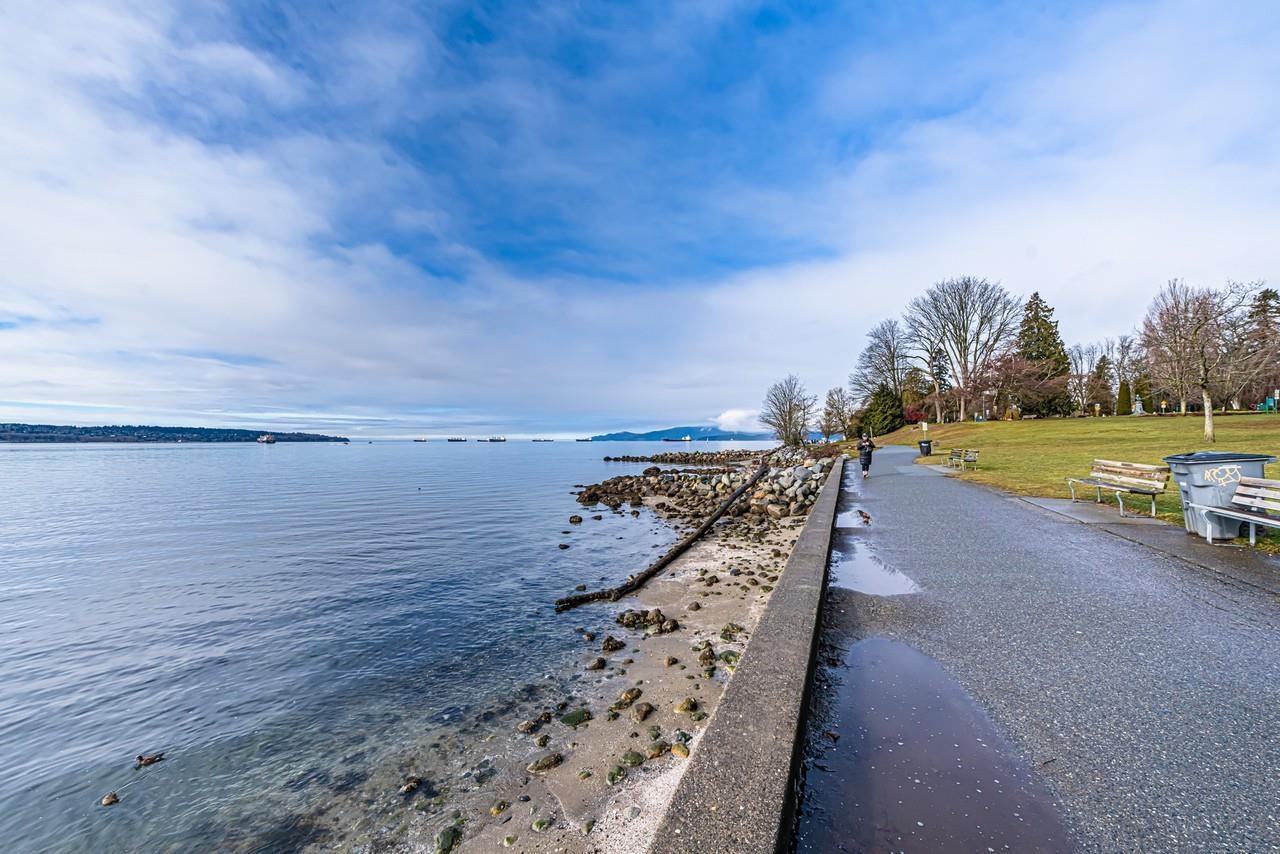 401 2015 BEACH AVENUE, R3064438, BC,