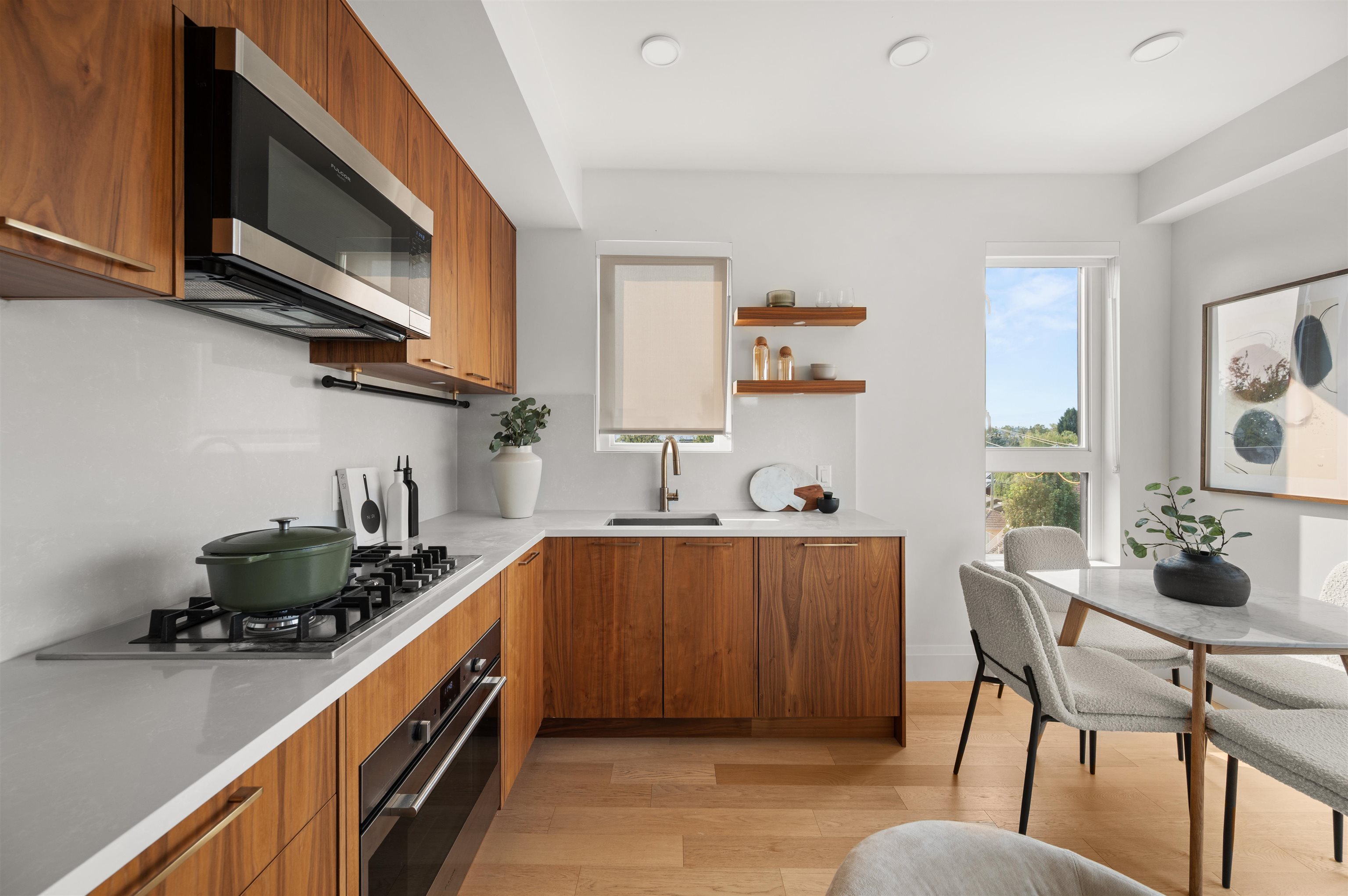 406 2550 GARDEN DRIVE, R3064495, BC,