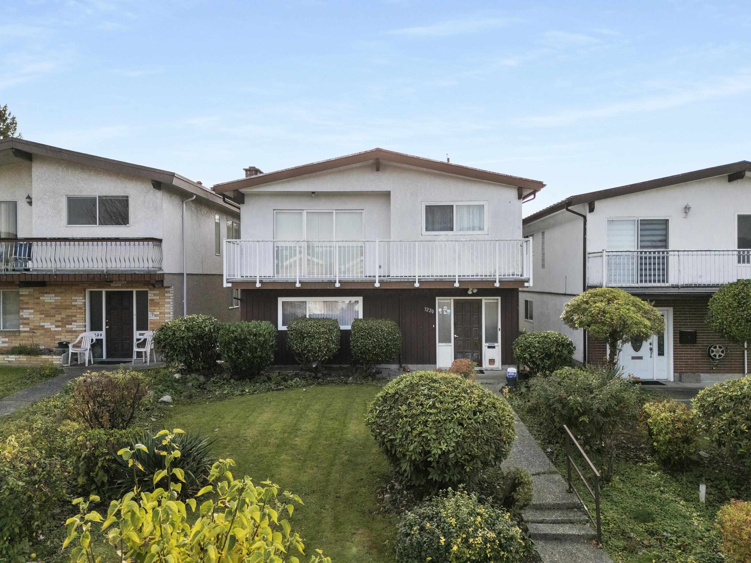 3220 E 19TH AVENUE, Vancouver BC V5M 2T3, R3064531, BC,