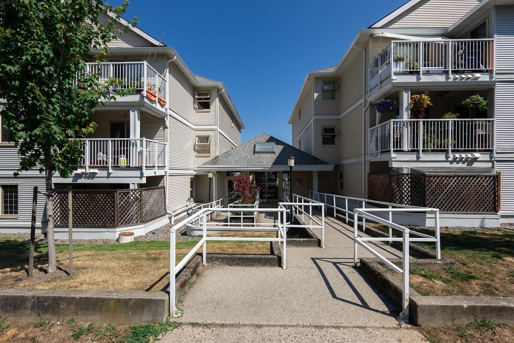 203 1615 FRANCES STREET, R3064532, BC,