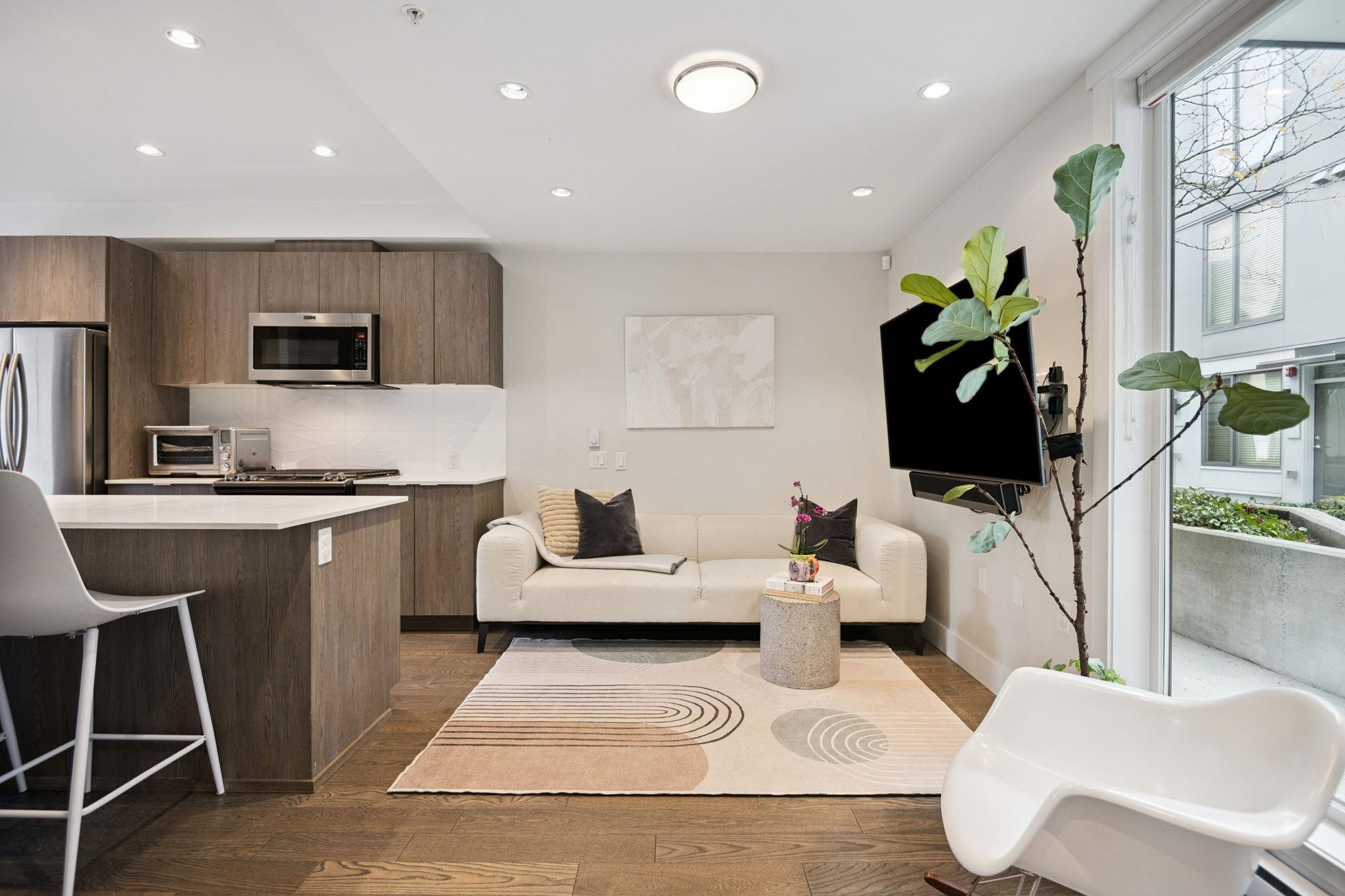 13 531 EAST 16TH AVENUE, R3064570, BC,