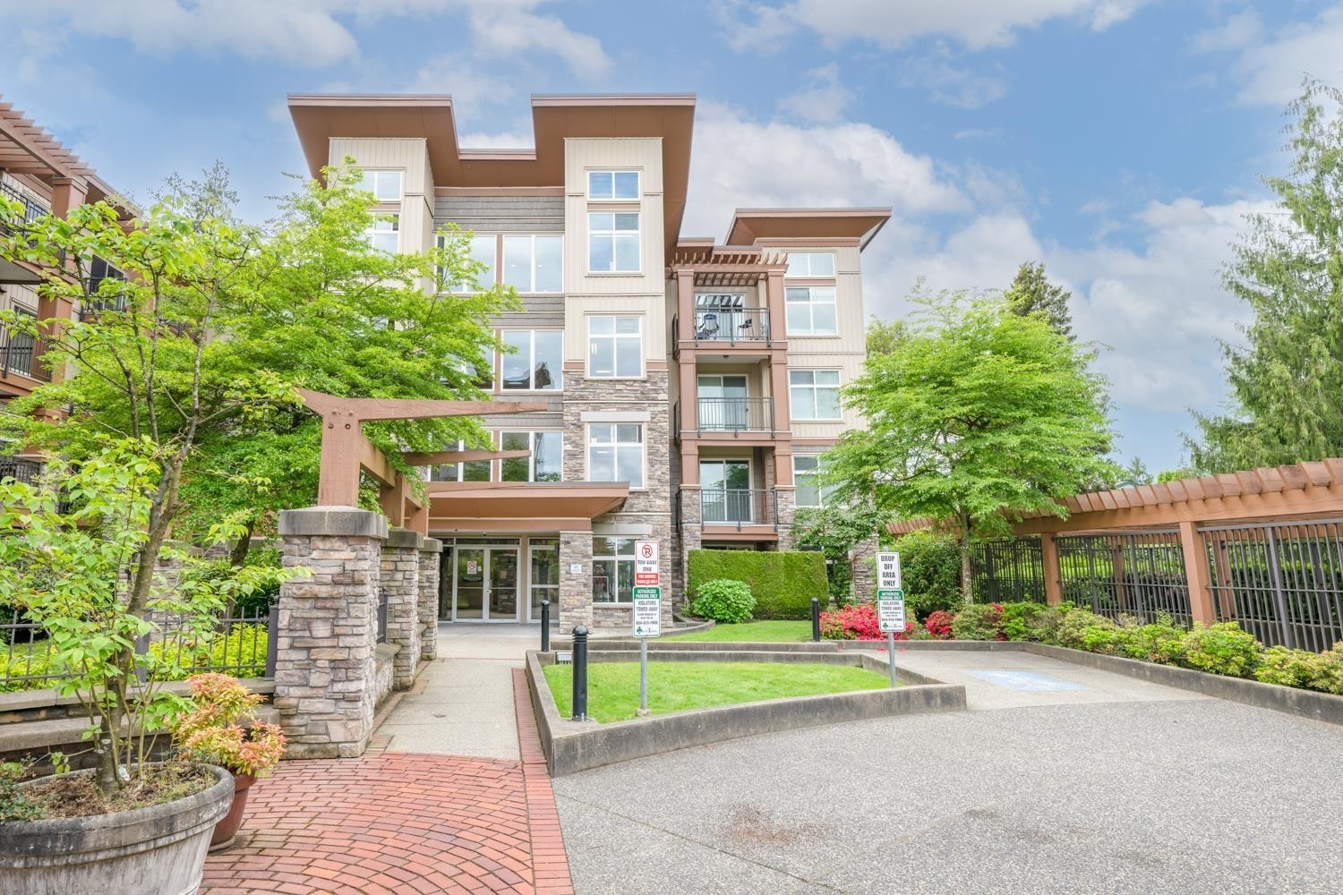 207 10237 133 STREET, R3064751, BC,