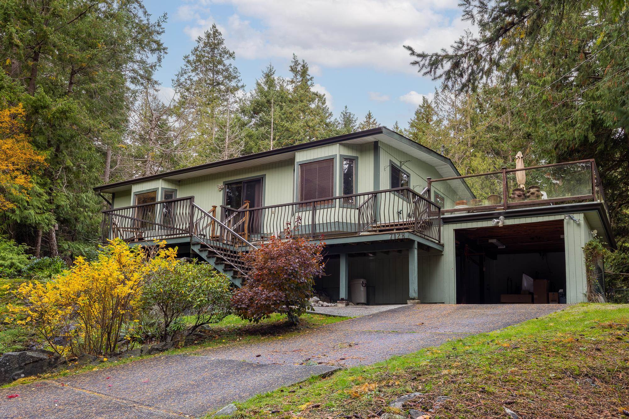 7128 DALE ROAD, Sechelt BC V7Z 0N2, R3064756, BC,