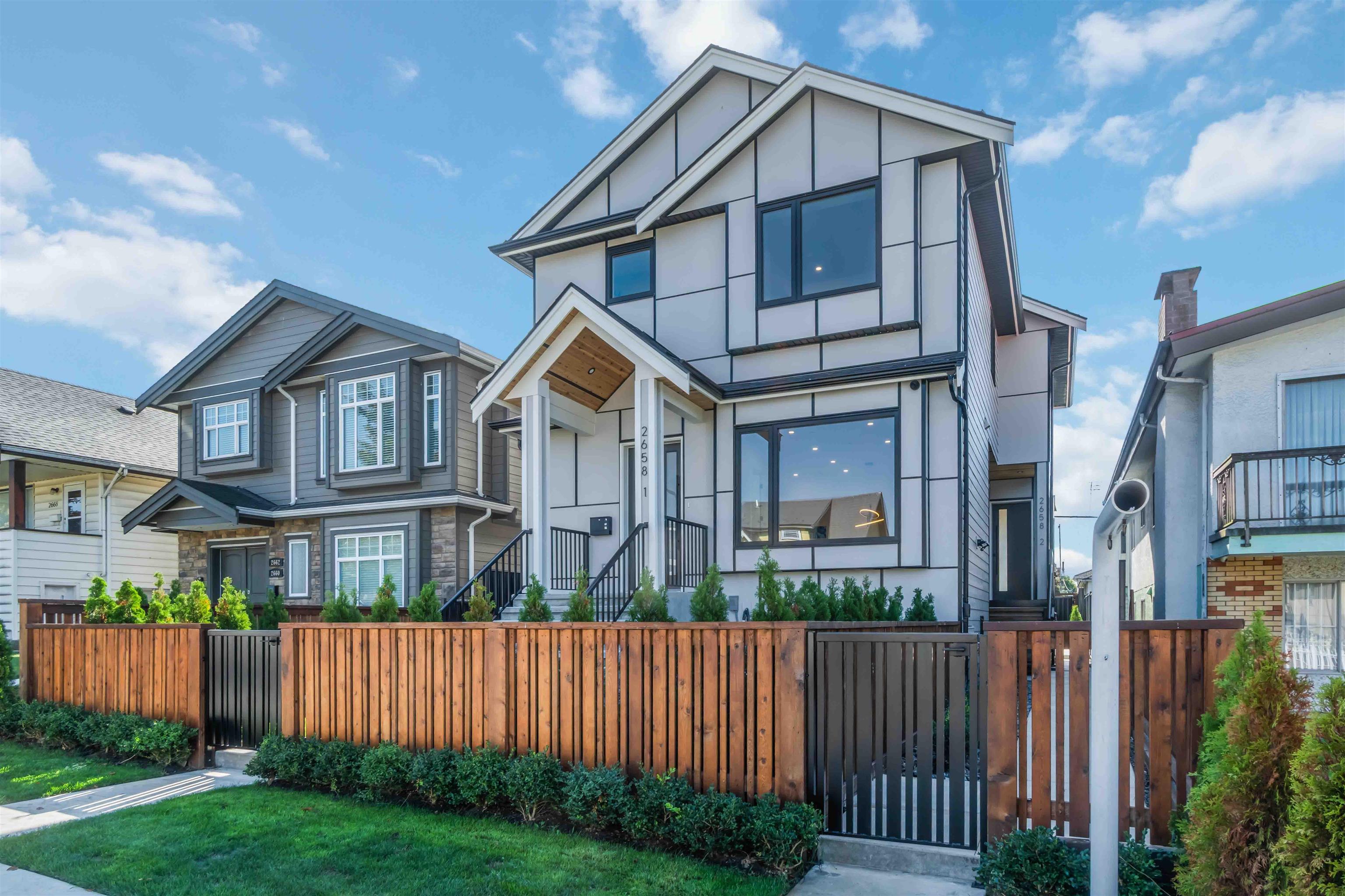 2 2658 DUNDAS STREET, R3064775, BC,