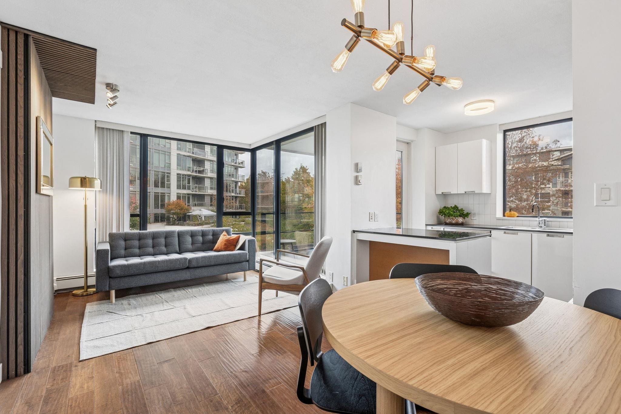 605 151 2ND STREET, R3064829, BC,