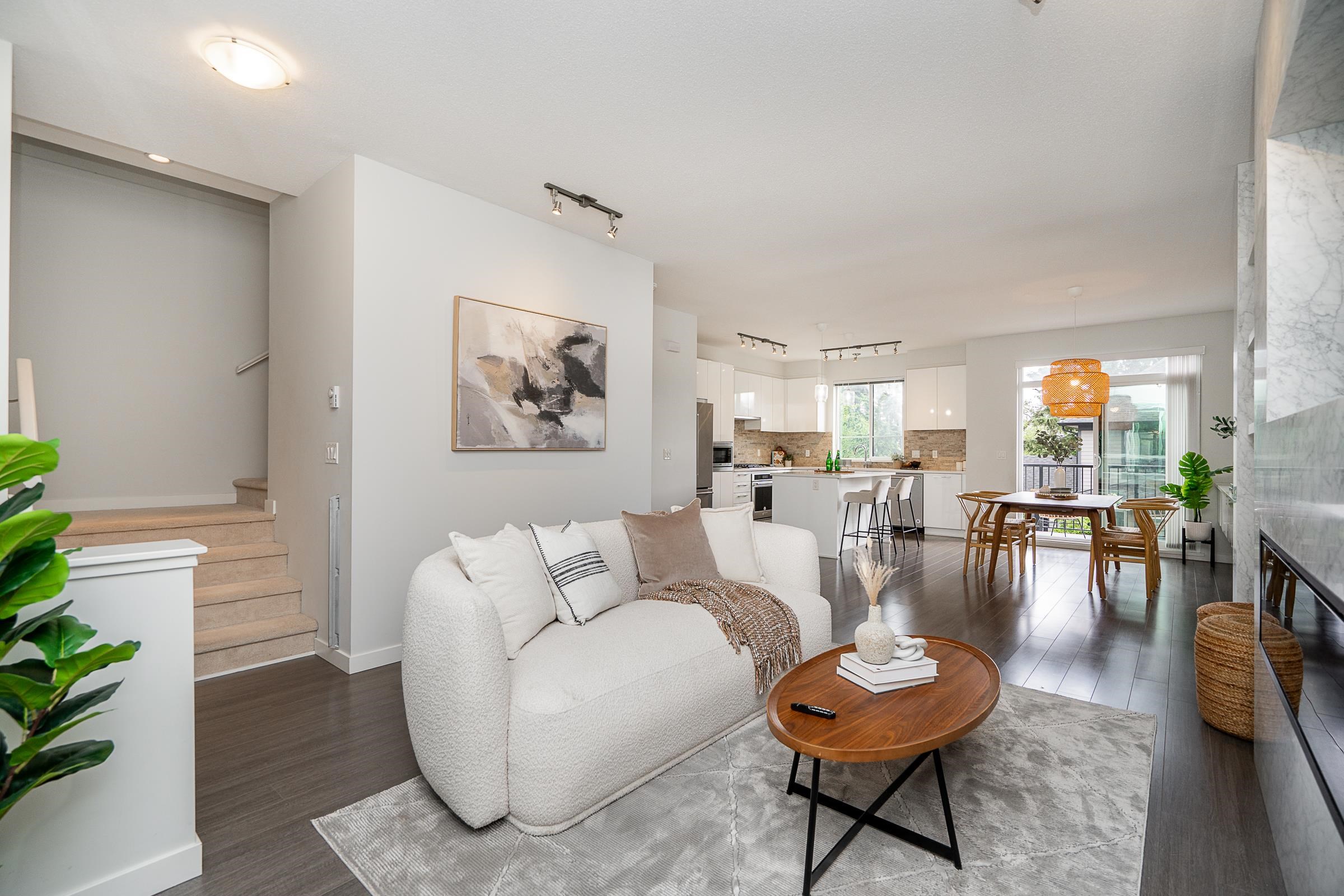 140 3500 BURKE VILLAGE PROMENADE, R3065081, BC,