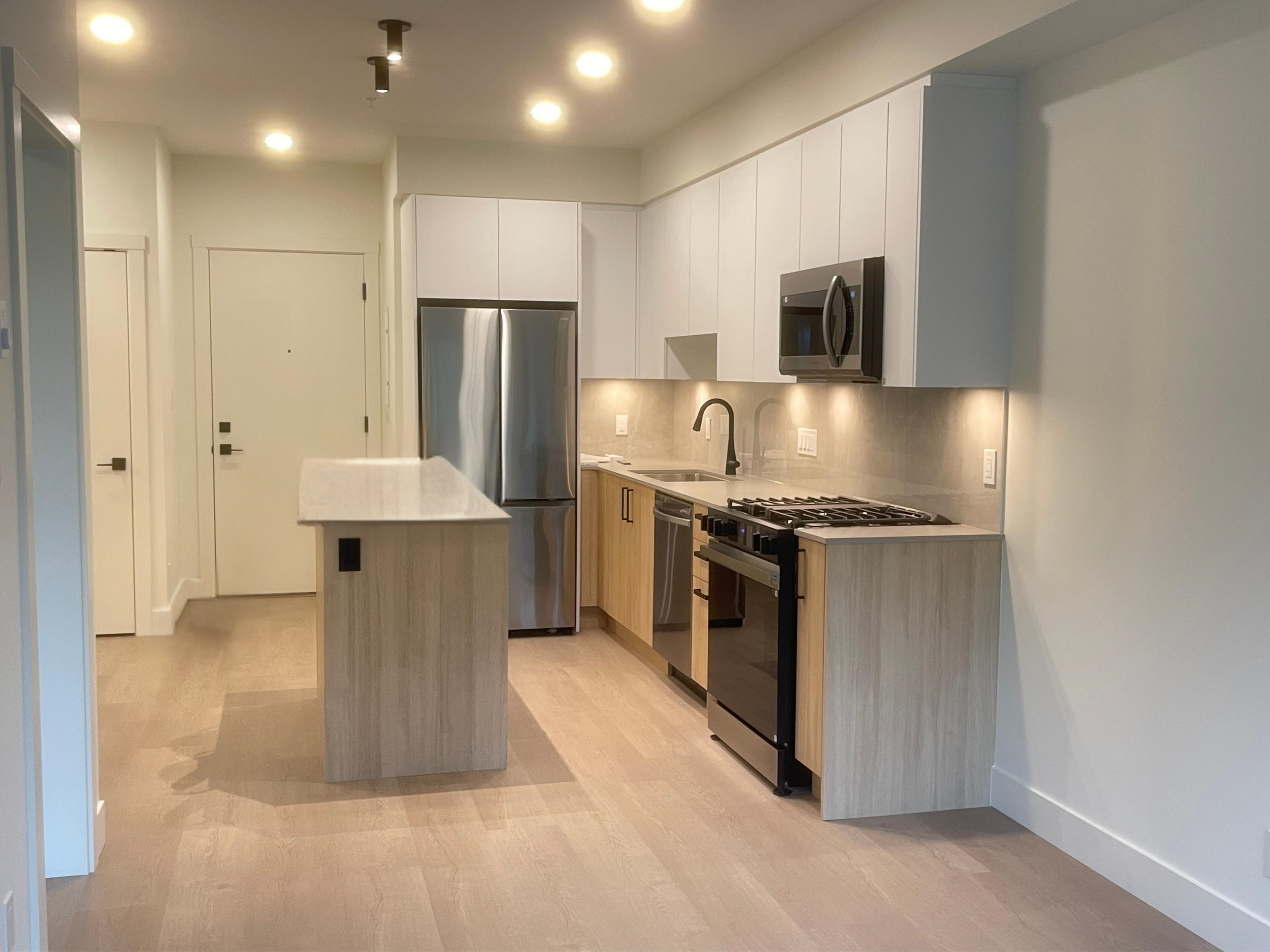 B3xx-8230 208B STREET, Langley BC V2Y 4A2, R3065358, BC,