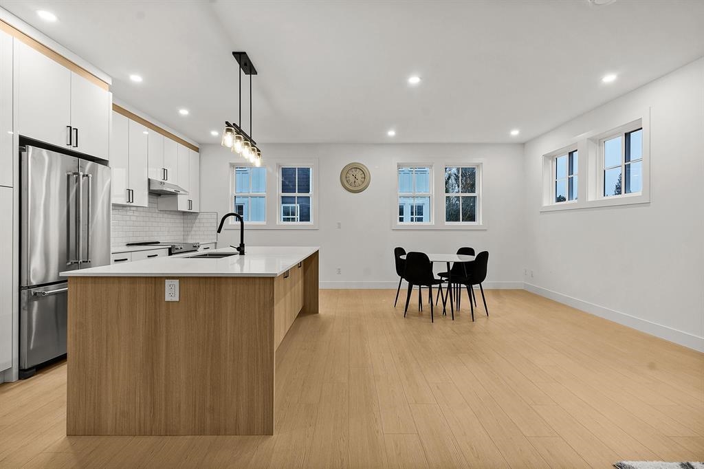 4 2360 CRESCENT WAY, R3065431, BC,