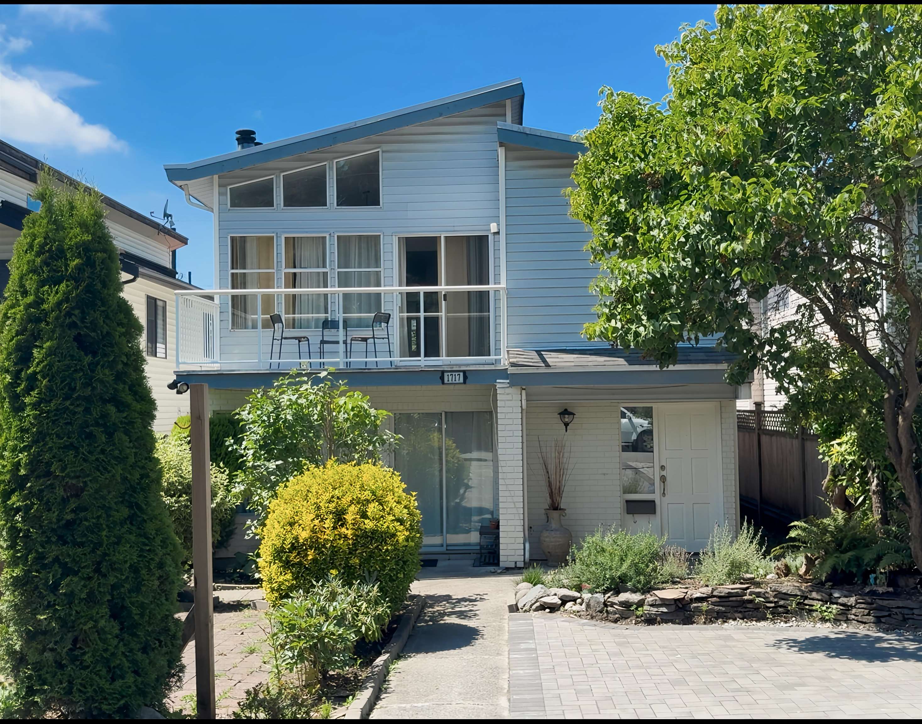 1717 TATLOW AVENUE, North Vancouver BC V7P 3A1, R3065447, BC,