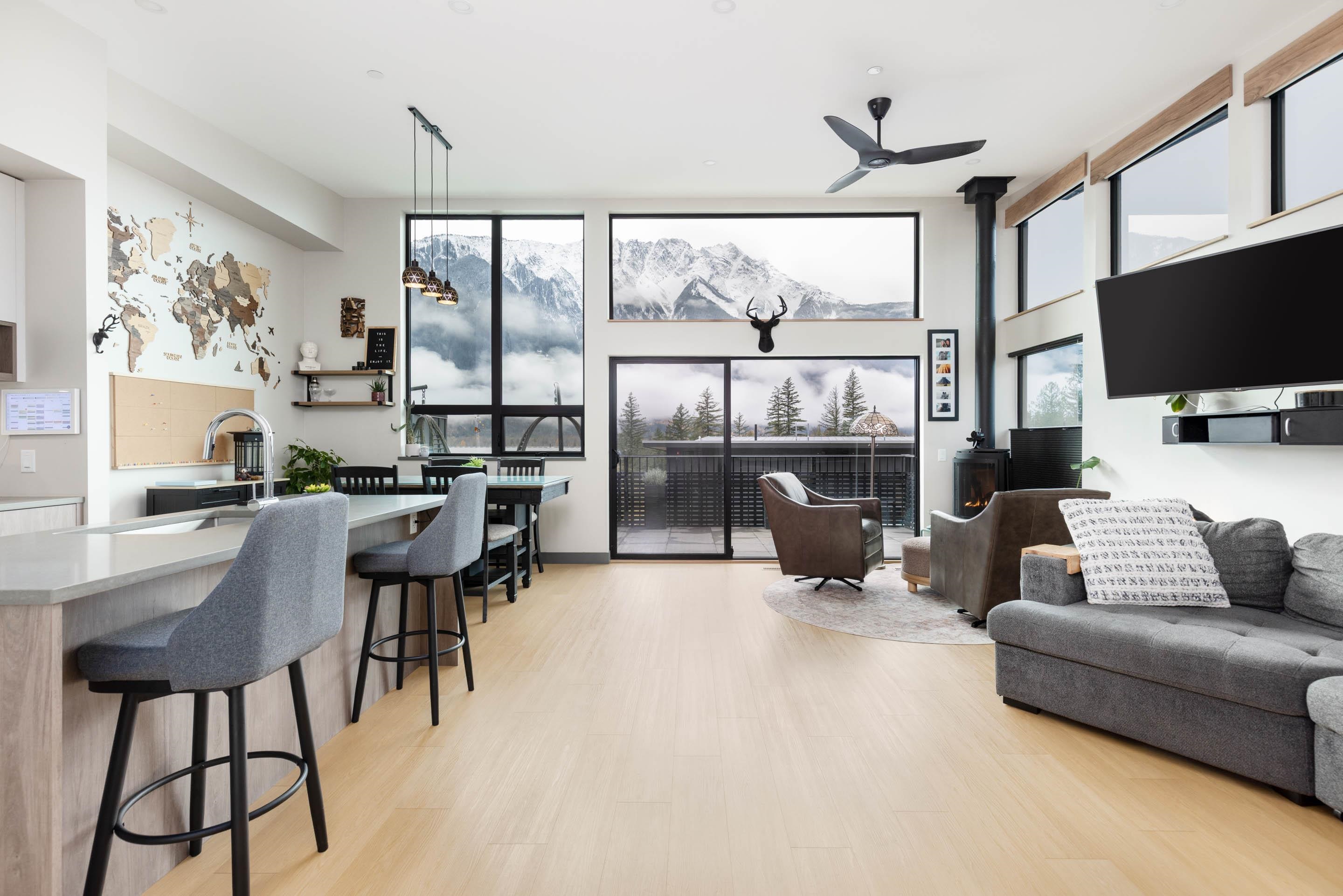 50 4000 SUNSTONE WAY, R3065470, BC,