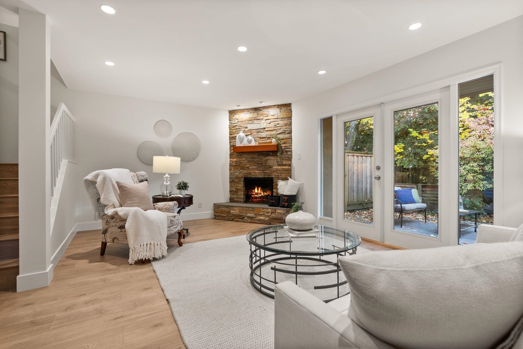 2307 MOUNTAIN HIGHWAY, North Vancouver BC V7J 2N2, R3065978, BC,