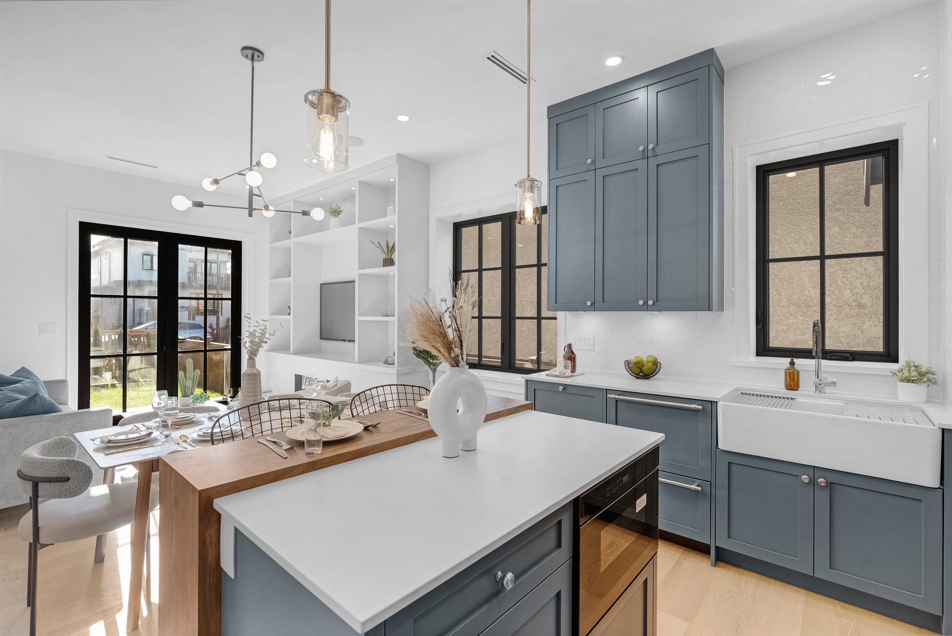 1 2565 DUNDAS STREET, R3065992, BC,