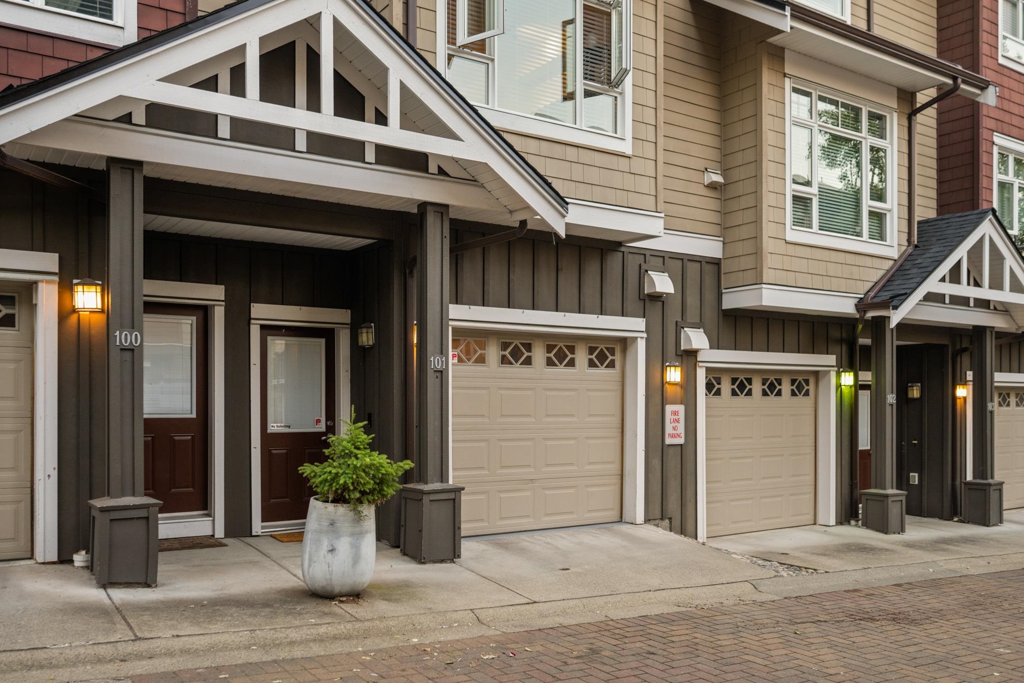 101 2979 156 STREET, R3066013, BC,