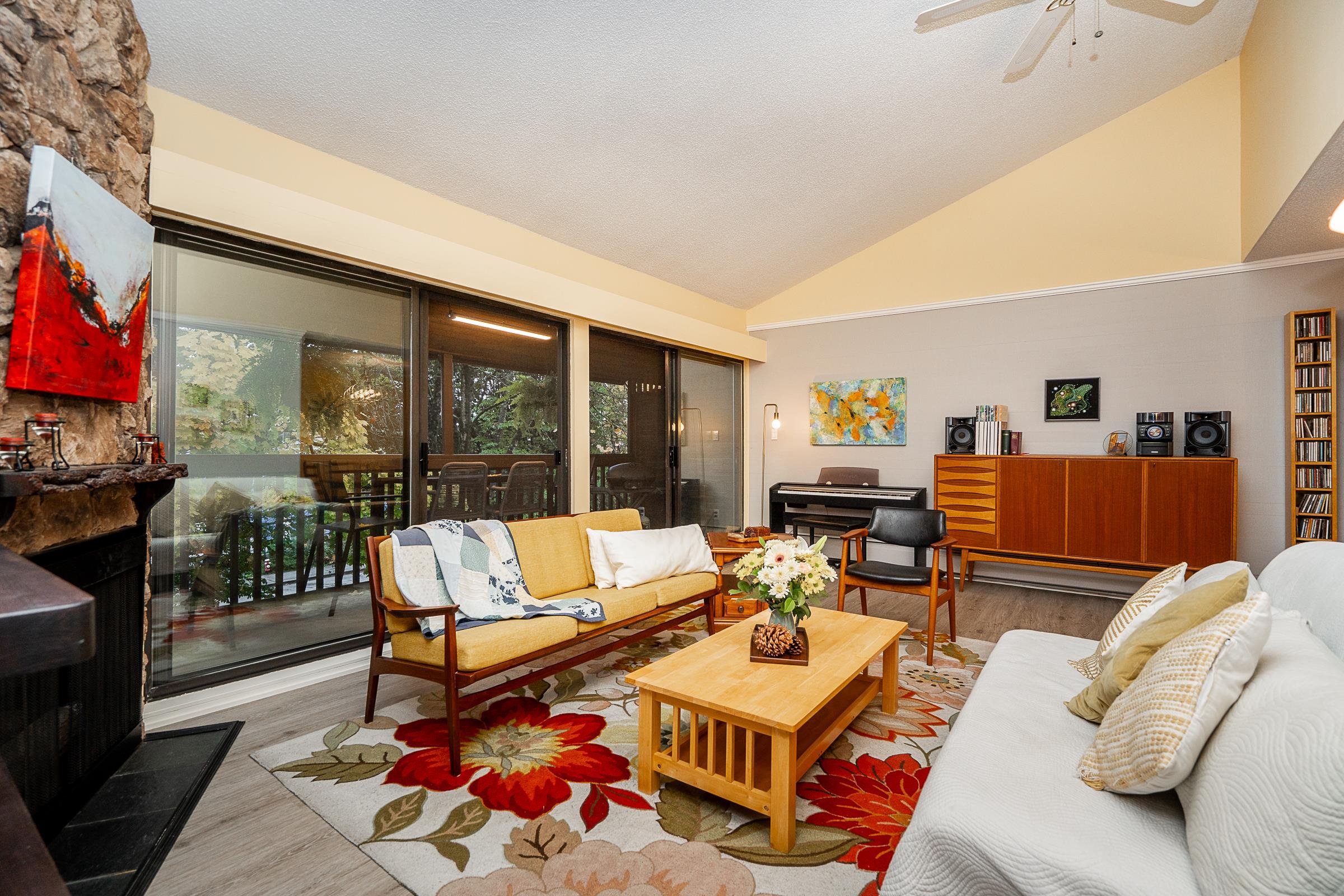 305 720 EIGHTH AVENUE, R3066105, BC,