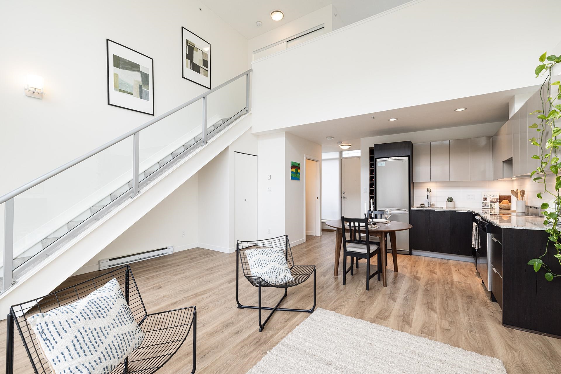 310 429 2ND AVENUE, R3066125, BC,