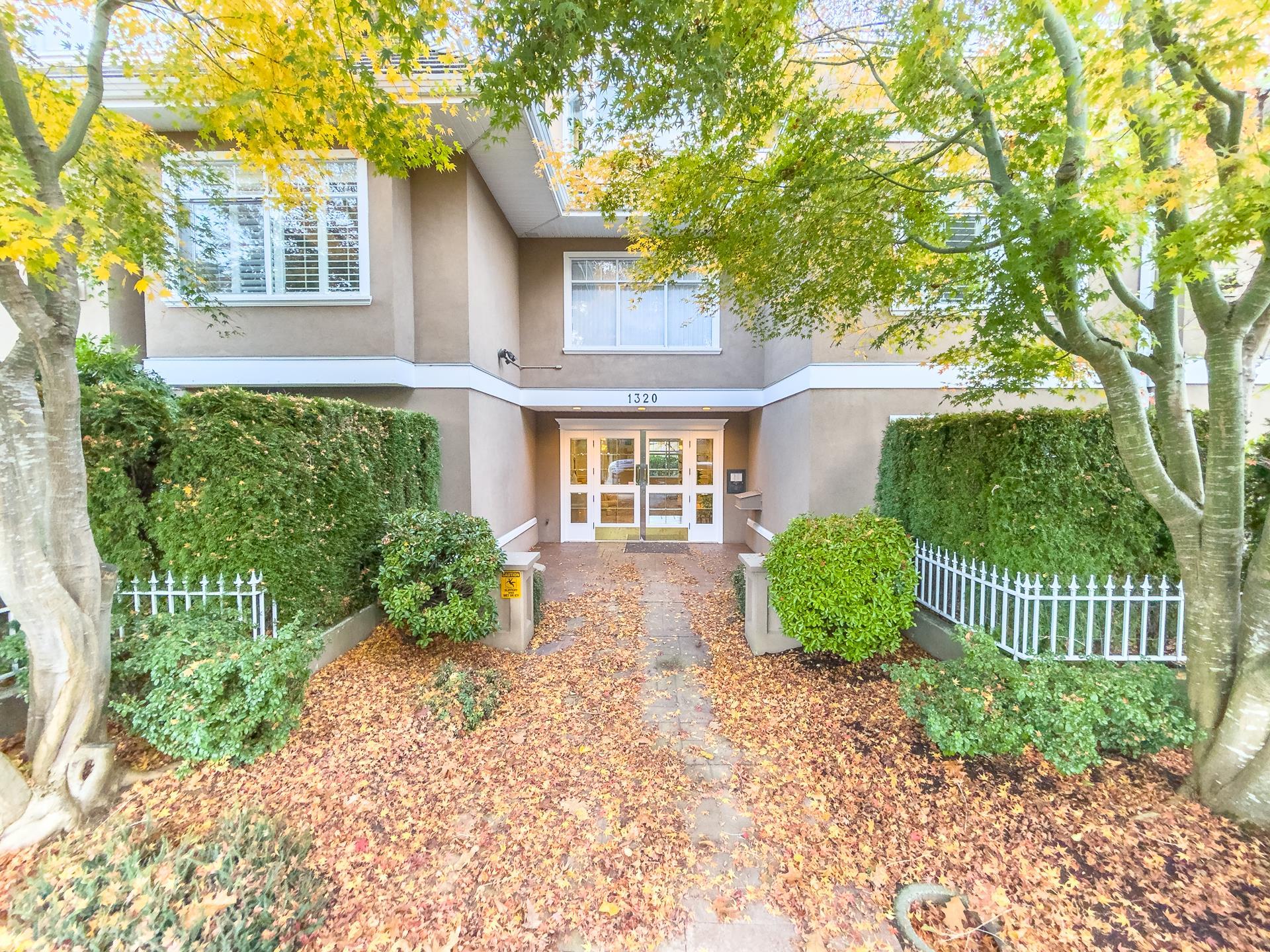 201 1320 55 STREET, R3066194, BC,