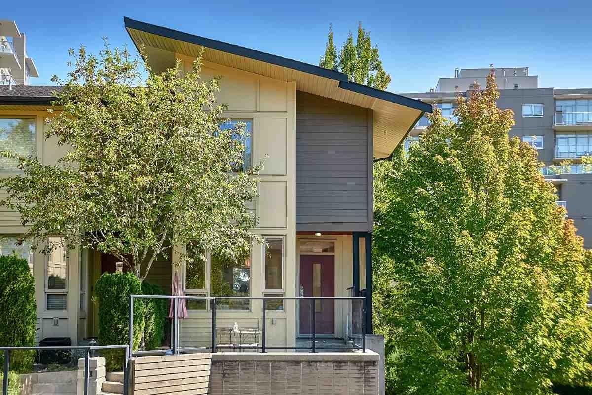 132 9229 UNIVERSITY CRESCENT, R3066201, BC,