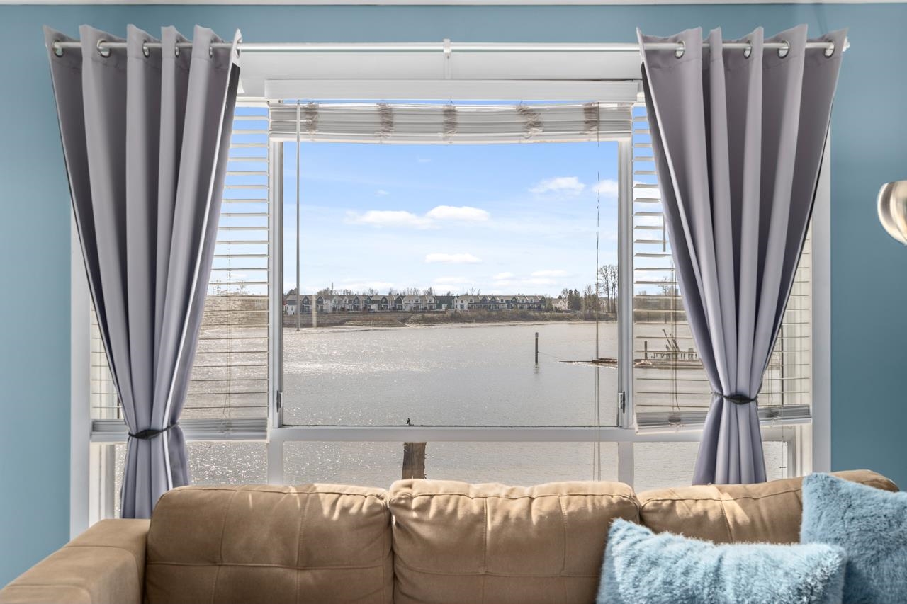 312 6 RENAISSANCE SQUARE, R3066226, BC,