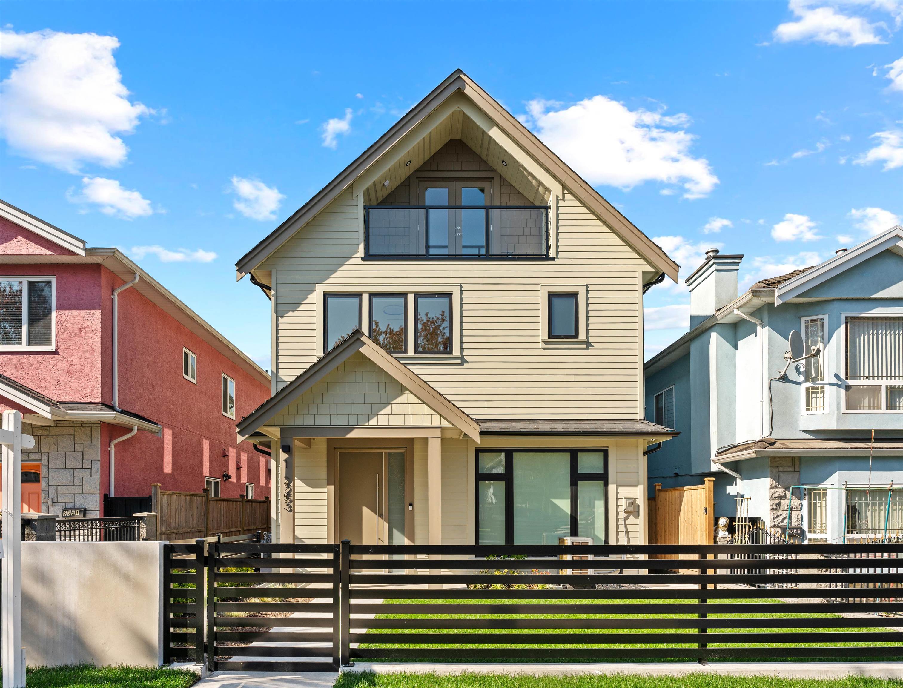 2 2253 GRANT STREET, R3066254, BC,