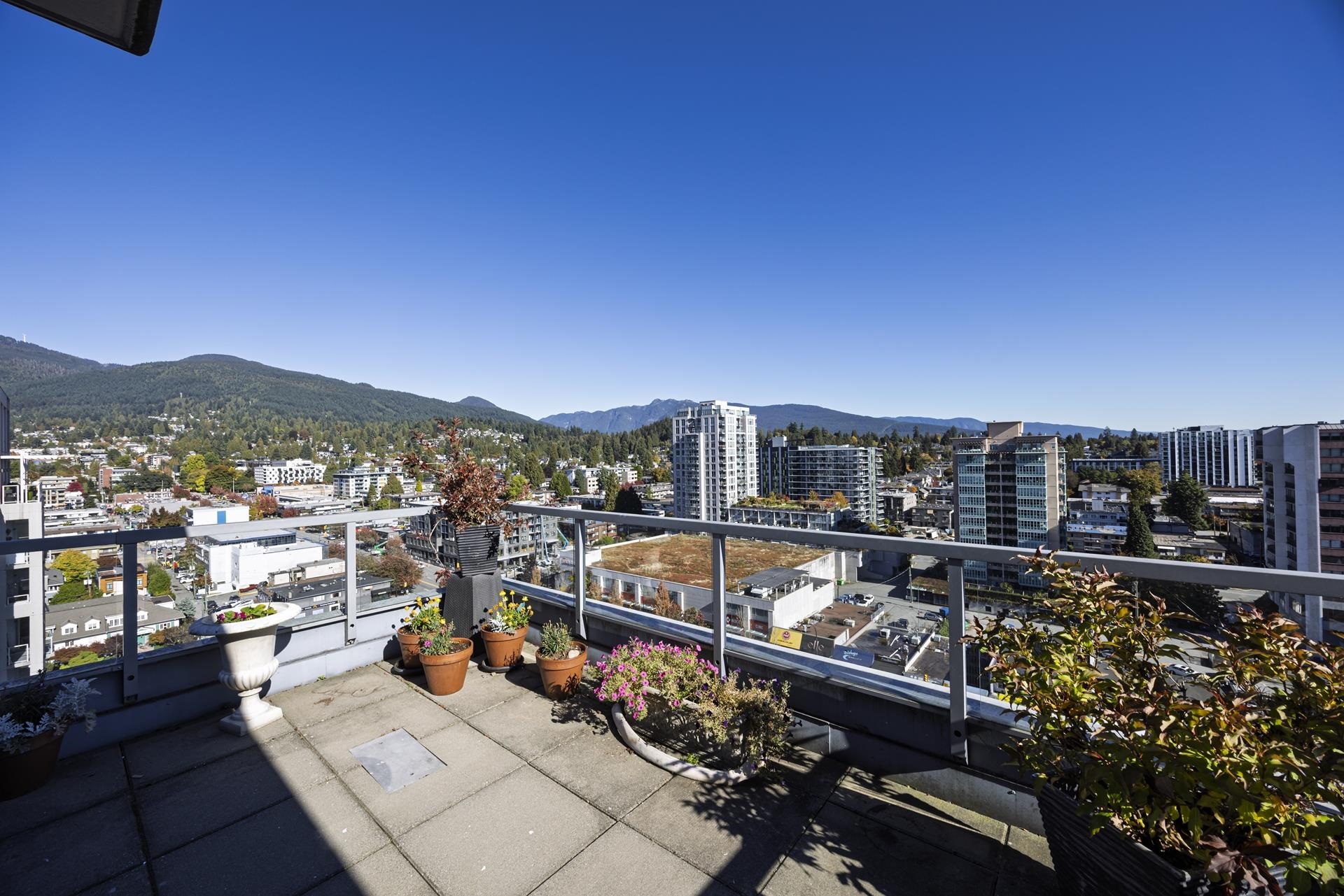 1702 121 16TH STREET, R3066340, BC,