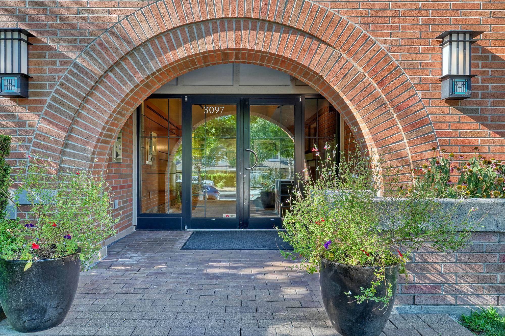 MLS® listing #R3066450 for sale located at 204 3097 LINCOLN AVENUE