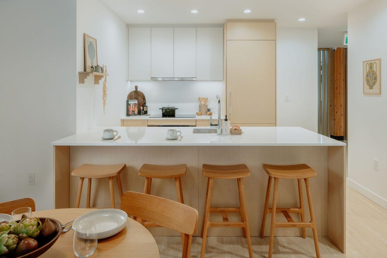 2004 3633 WILLINGDON AVENUE, R3066608, BC,