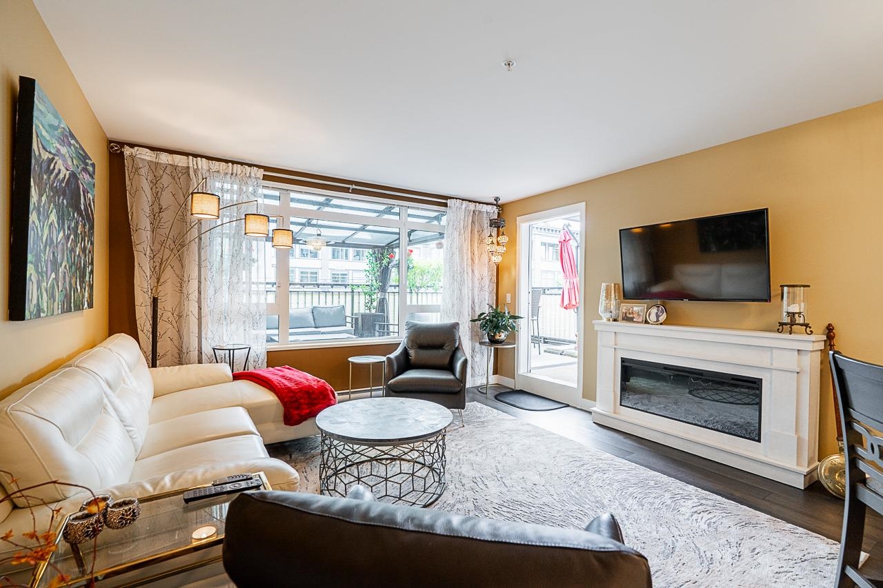 221 2525 CLARKE STREET, R3066609, BC,