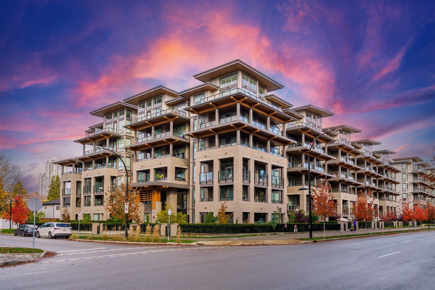 313 7588 16TH STREET, R3066621, BC,