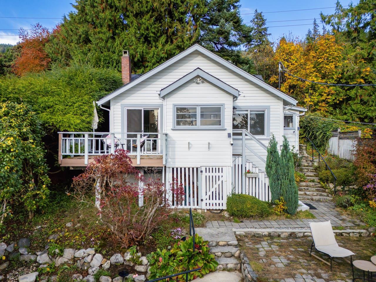 3245 TRAVERS AVENUE, West Vancouver BC V7V 1G5, R3066649, BC,