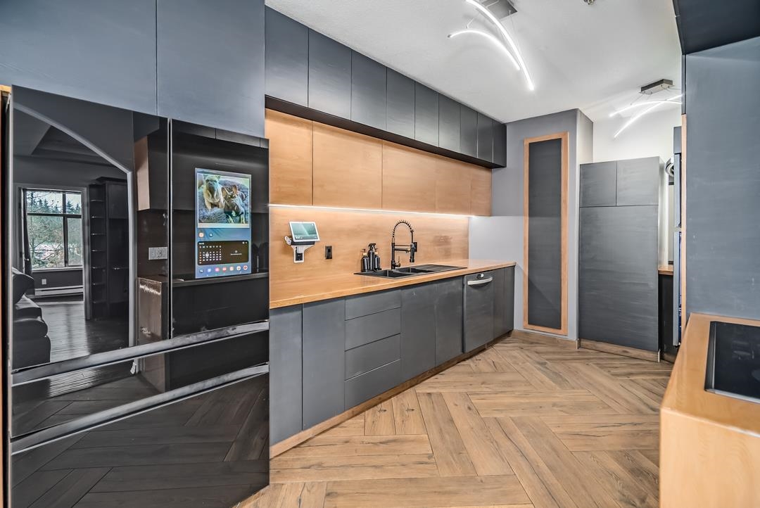 405 3176 PLATEAU BOULEVARD, R3066853, BC,