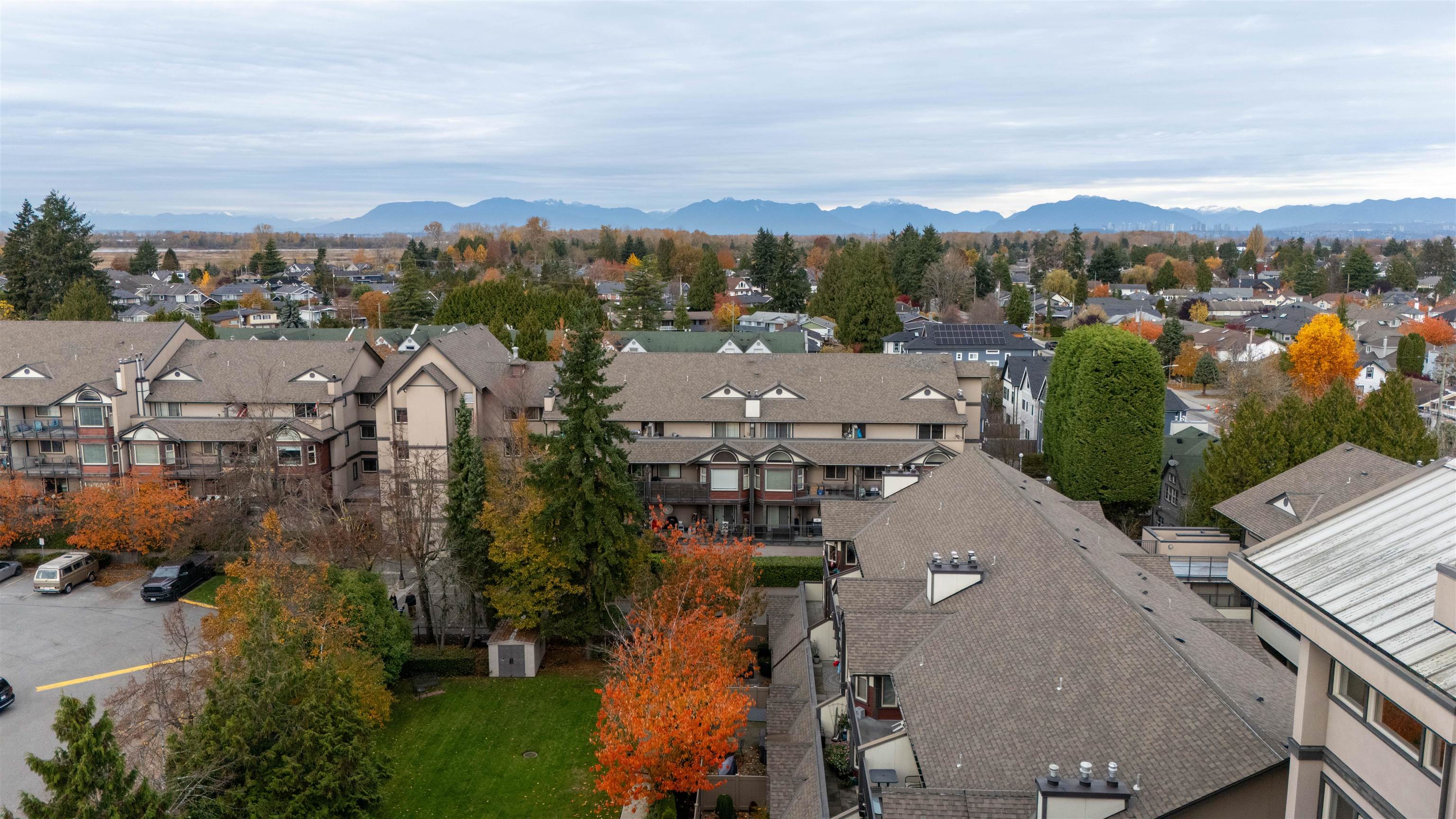 B503 4821 53 STREET, R3066870, BC,