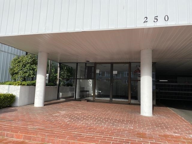 202 250 1ST STREET, R3066993, BC,