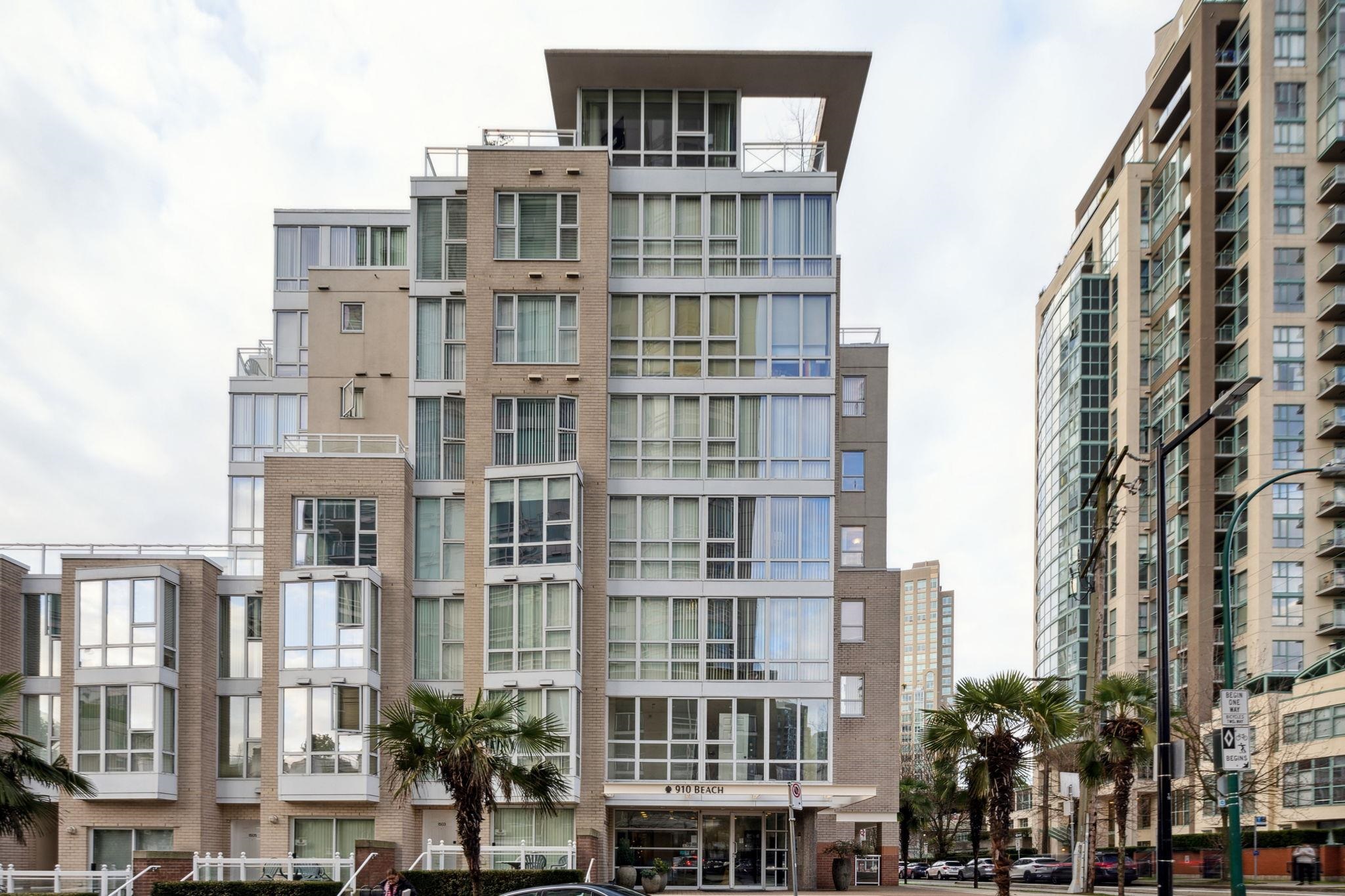 MLS® listing #R3067163 for sale located at 703 910 BEACH AVENUE