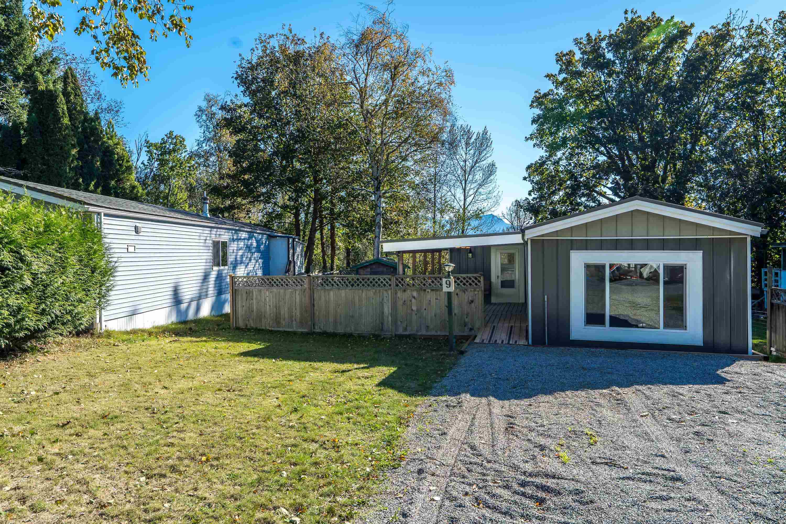 9 43201 LOUGHEED HIGHWAY, R3067265, BC,