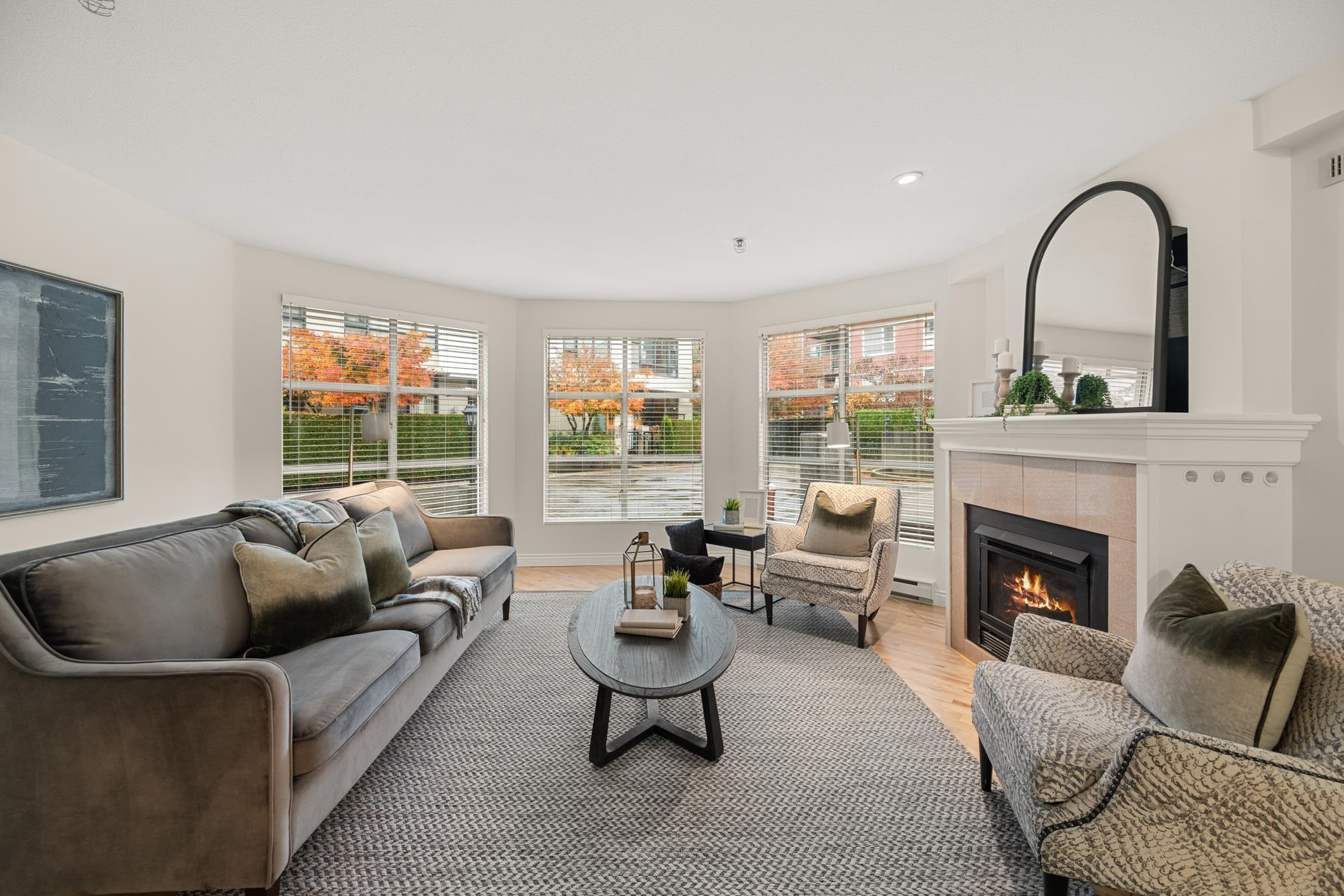 105 5 RENAISSANCE SQUARE, R3067306, BC,