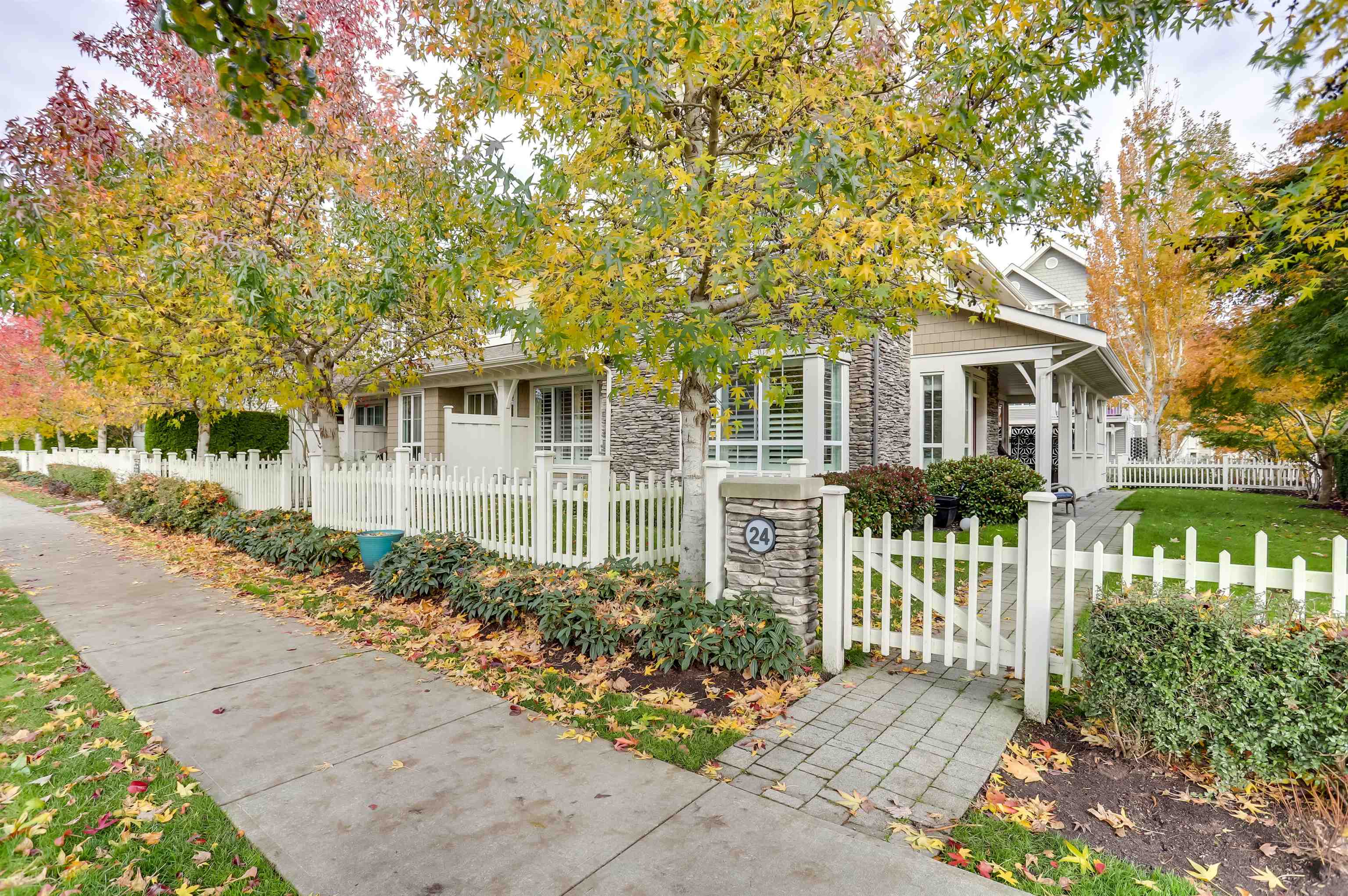 24 5510 ADMIRAL WAY, R3067412, BC,