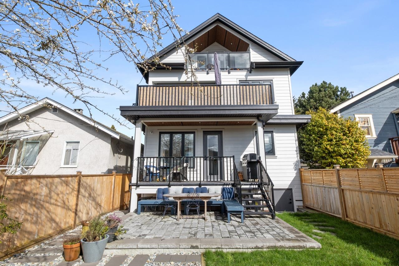2558 DUNDAS STREET, Vancouver BC V5K 1P8, R3067424, BC,