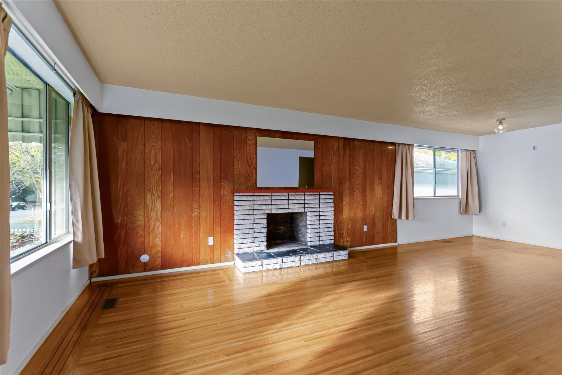 1615 ADANAC STREET, Vancouver BC V5L 2C7, R3067562, BC,