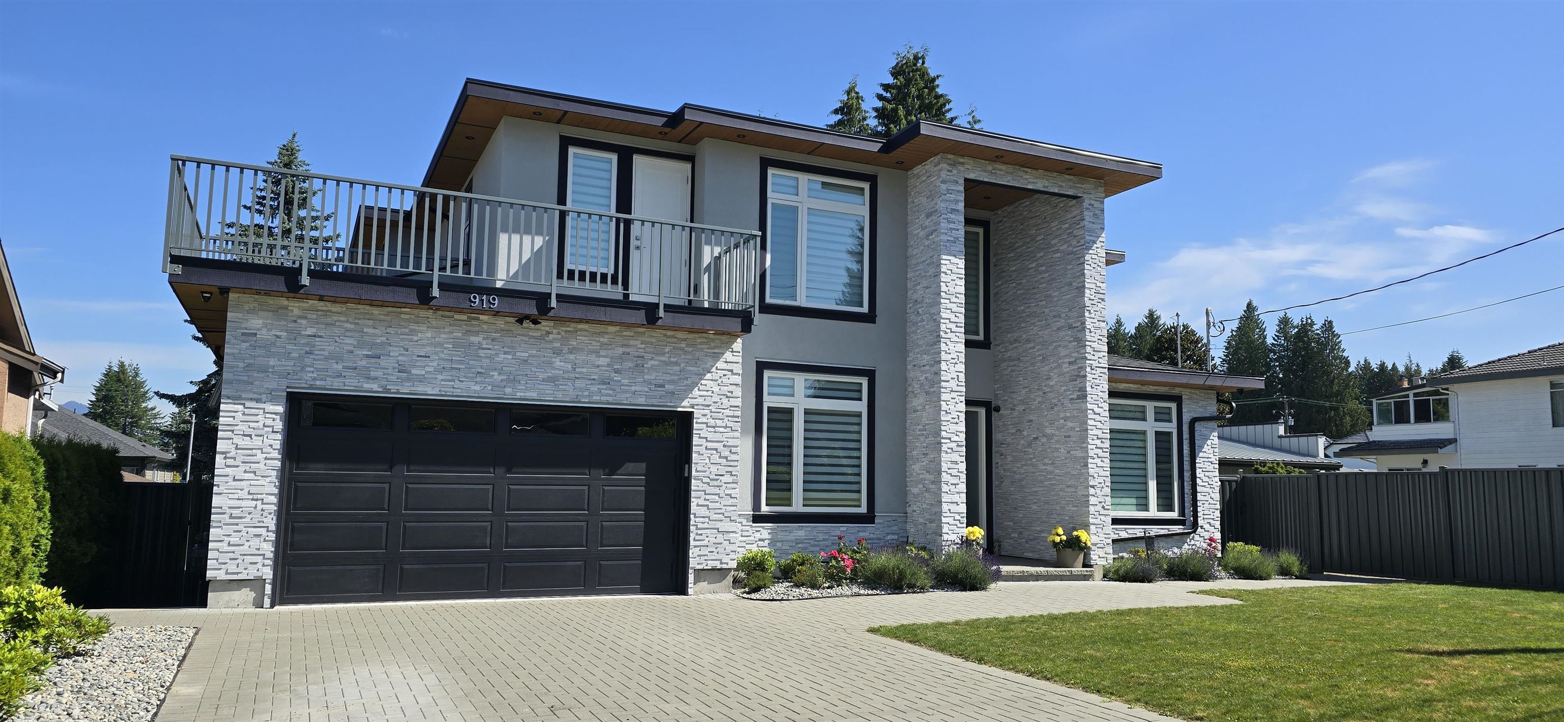 919 RUNNYMEDE AVENUE, Coquitlam BC V3J 2V3, R3067572, BC,