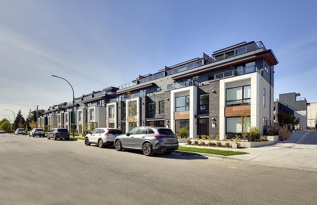 208 6085 IRMIN STREET, R3067665, BC,