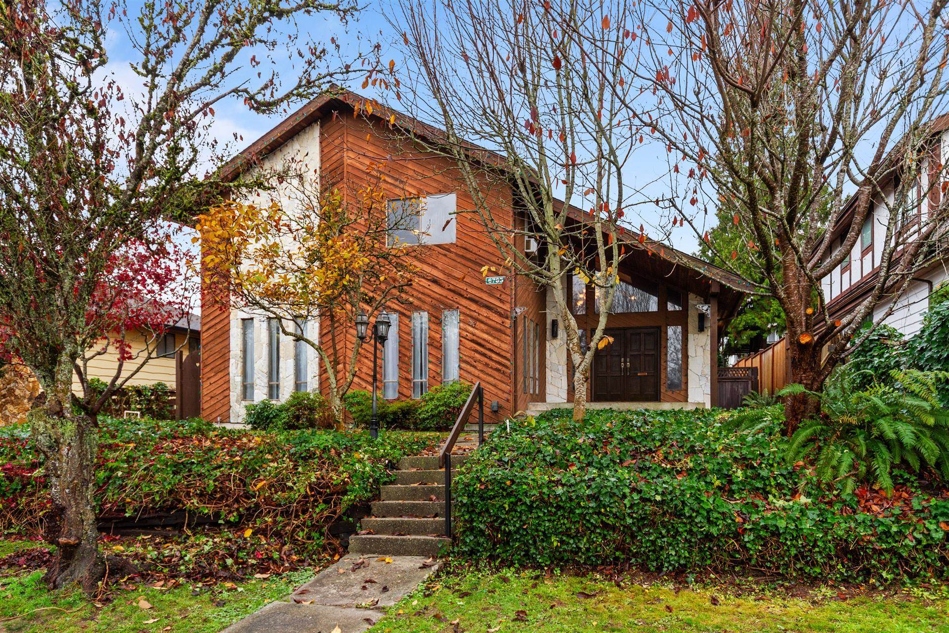 6785 LOCHDALE STREET, Burnaby BC V5B 2M9, R3068034, BC,